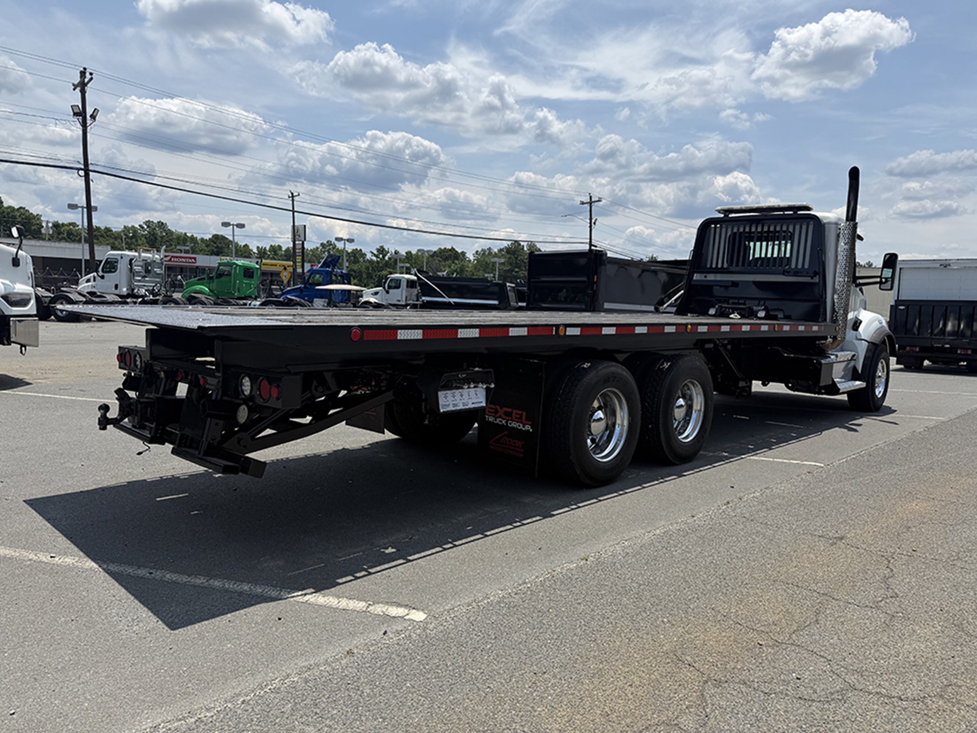 2020 Kenworth T880 2020 Kenworth T880 - image 4 of 6