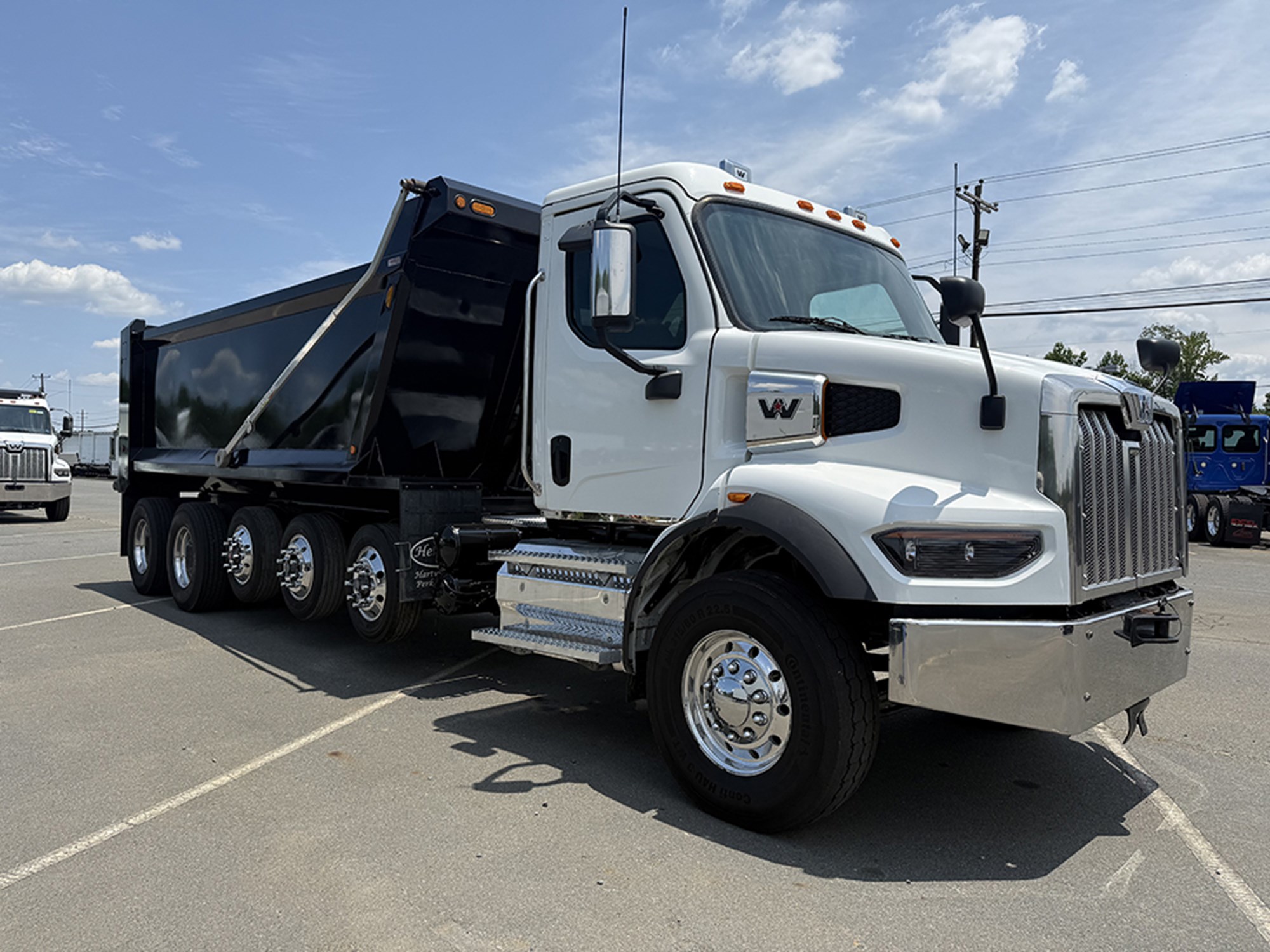 2025 Western Star 47X 2025 Western Star 47X - image 2 of 6