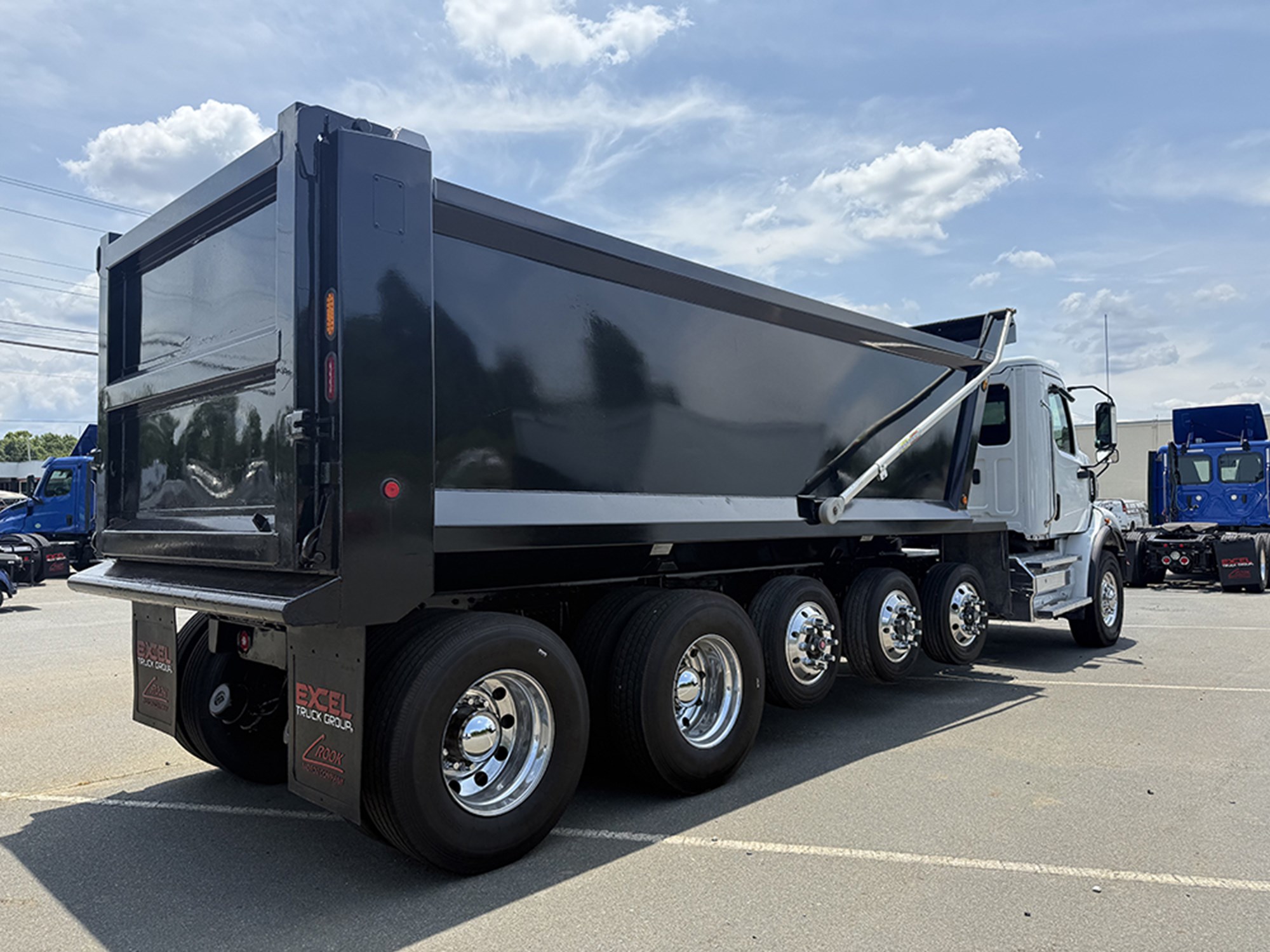 2025 Western Star 47X 2025 Western Star 47X - image 4 of 6