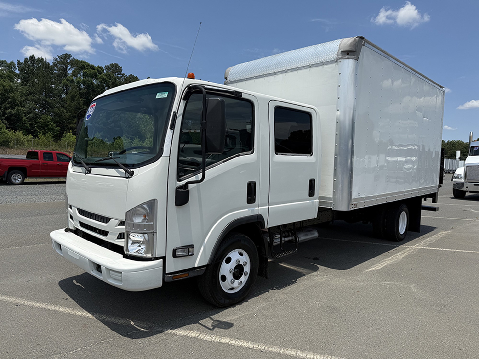 2020 Isuzu NPR 2020 Isuzu NPR - image 1 of 6