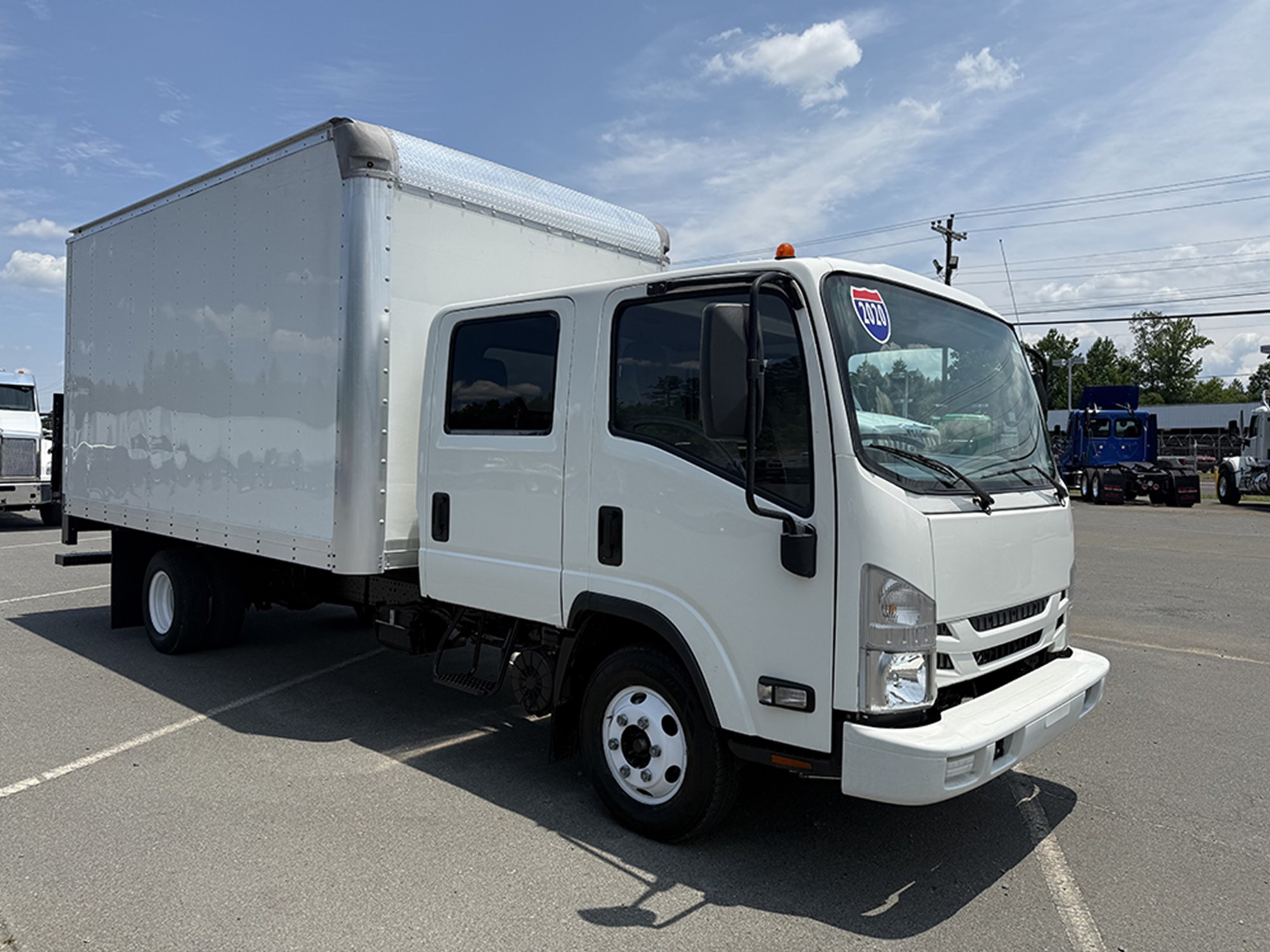 2020 Isuzu NPR 2020 Isuzu NPR - image 2 of 6