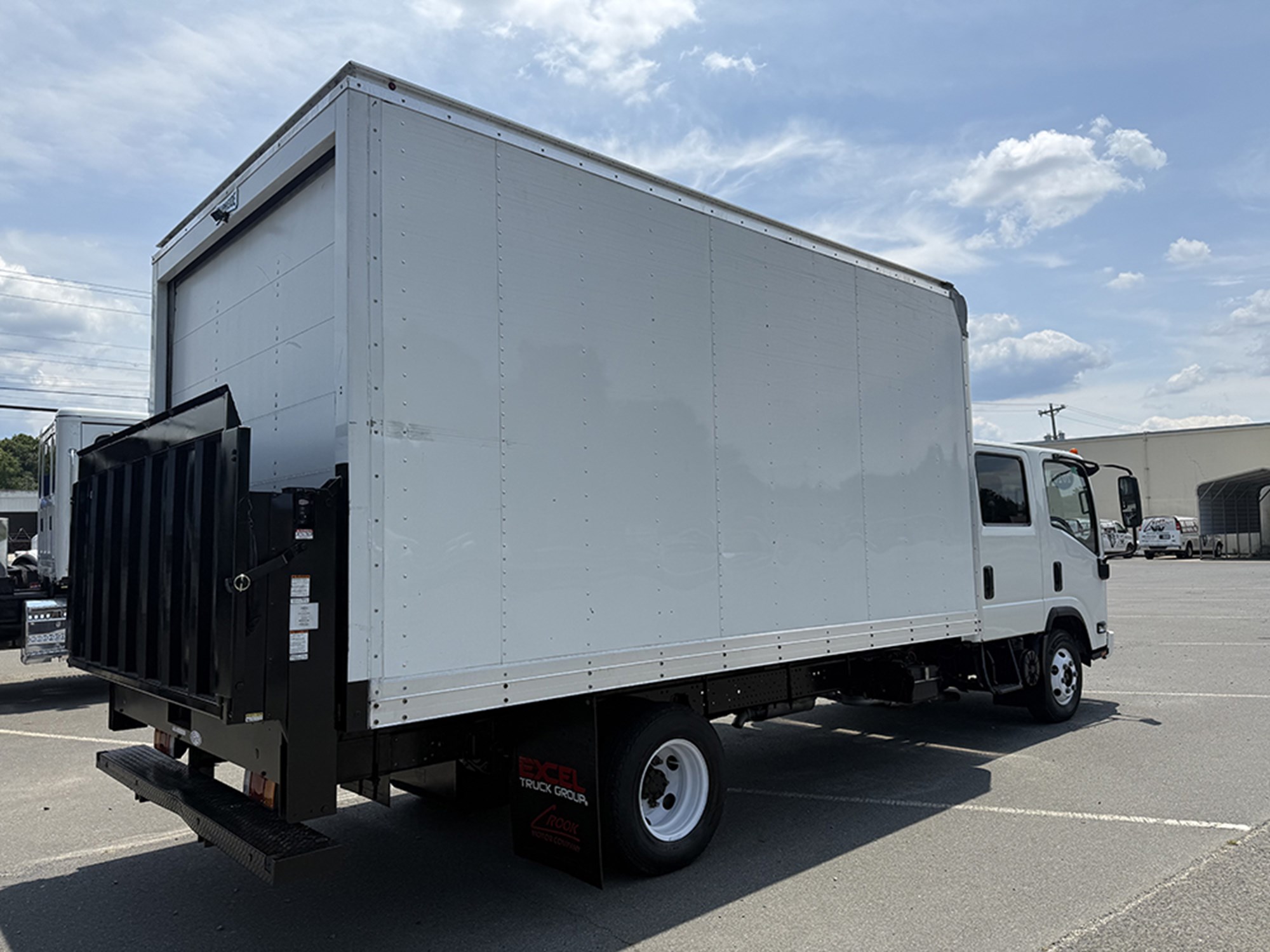 2020 Isuzu NPR 2020 Isuzu NPR - image 4 of 6