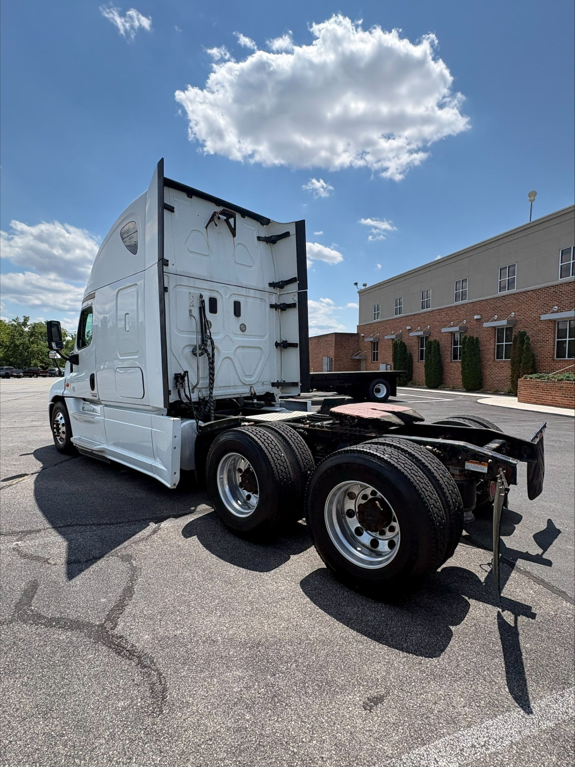 2016 Freightliner Cascadia 125 2016 Freightliner Cascadia 125 - image 6 of 6