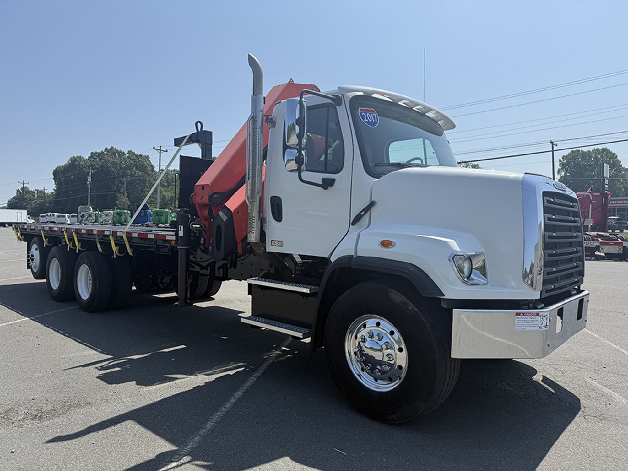 2017 Freightliner 108SD 2017 Freightliner 108SD - image 2 of 6