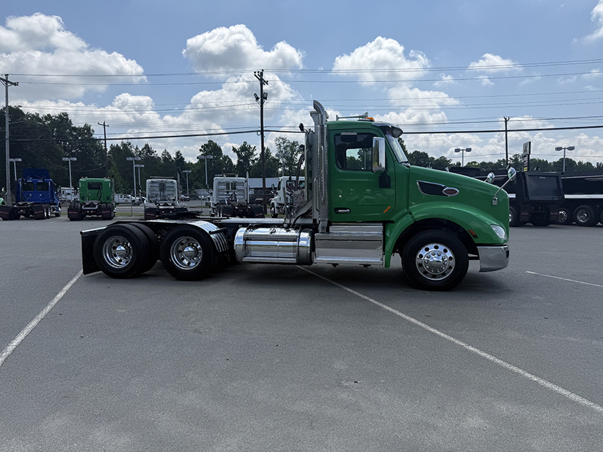 2018 Peterbilt 579 2018 Peterbilt 579 - image 3 of 6