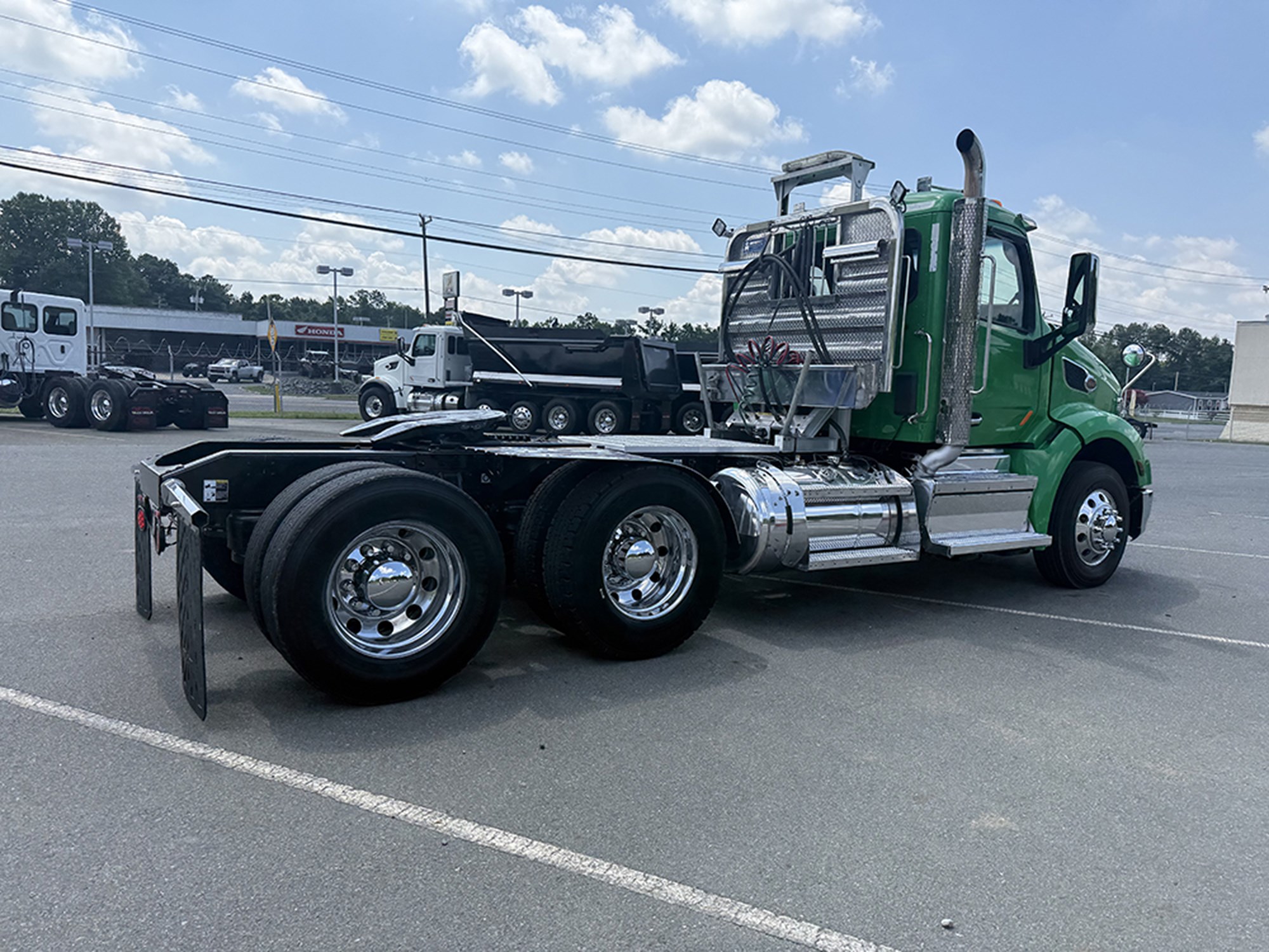2018 Peterbilt 579 2018 Peterbilt 579 - image 4 of 6