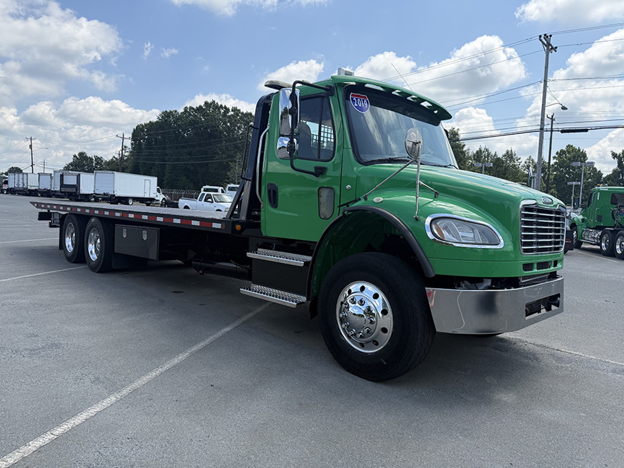 2019 Freightliner M2 2019 Freightliner M2 - image 2 of 6