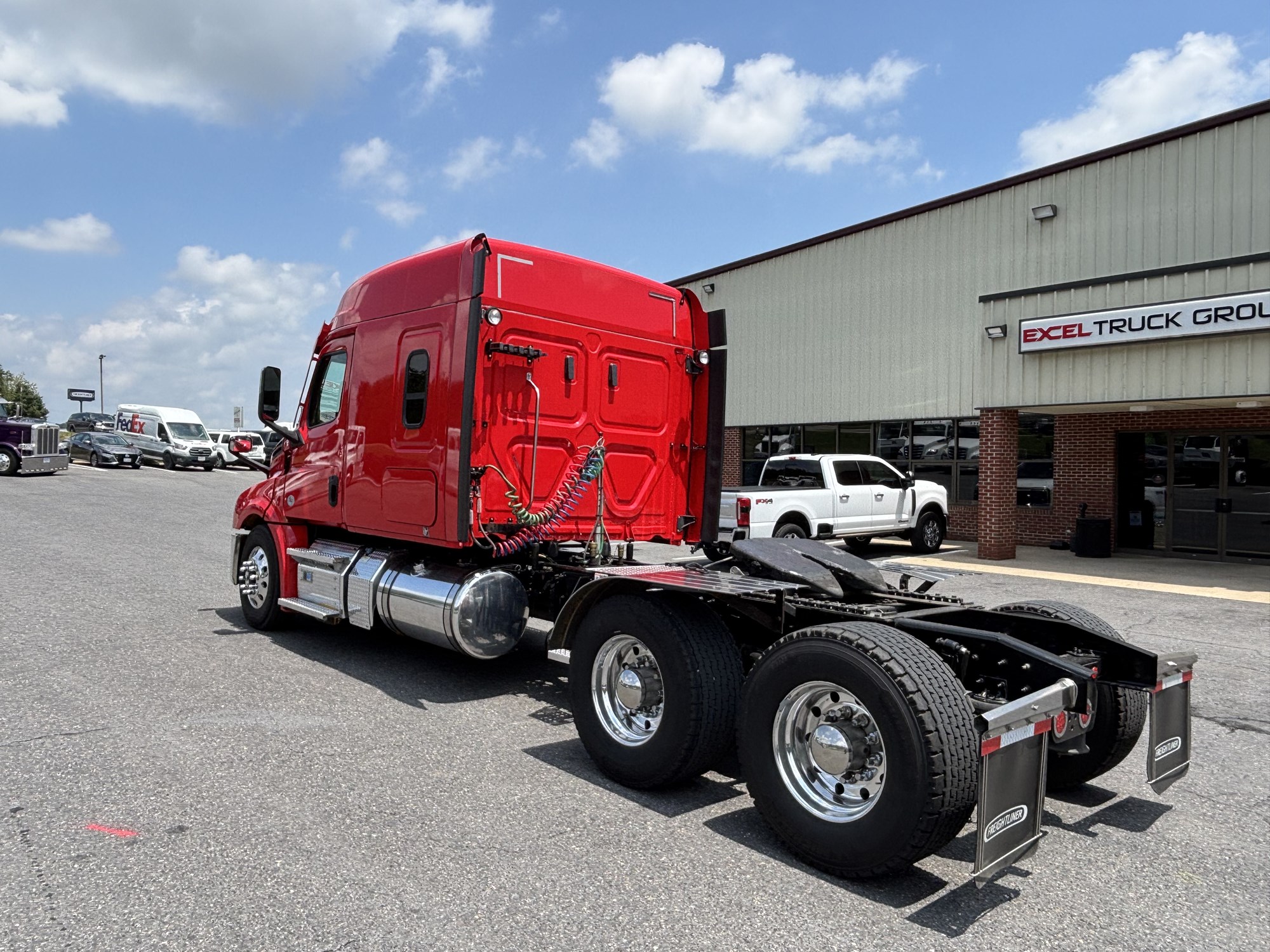 2020 Freightliner Cascadia 126 2020 Freightliner Cascadia 126 - image 3 of 6