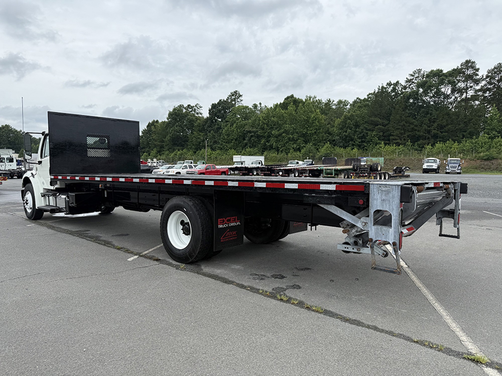 2016 Freightliner eM2 — photo 5