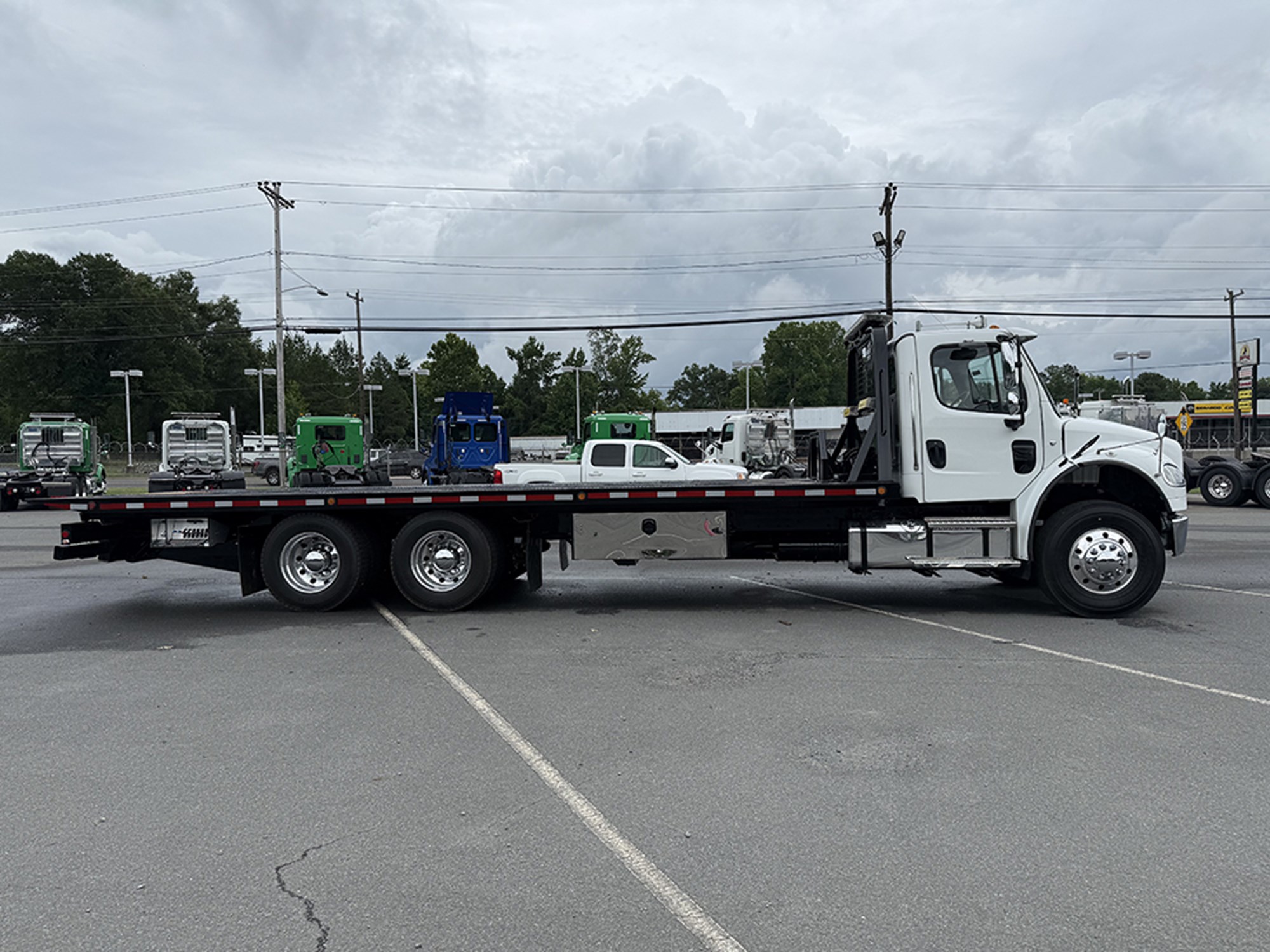 2020 Freightliner eM2 — photo 3