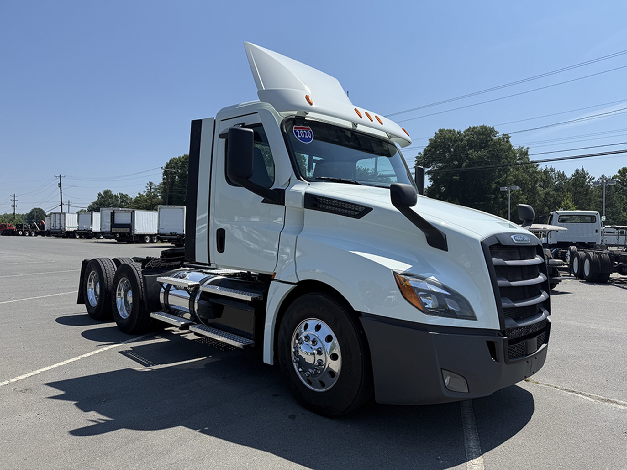 2020 Freightliner Cascadia — photo 2