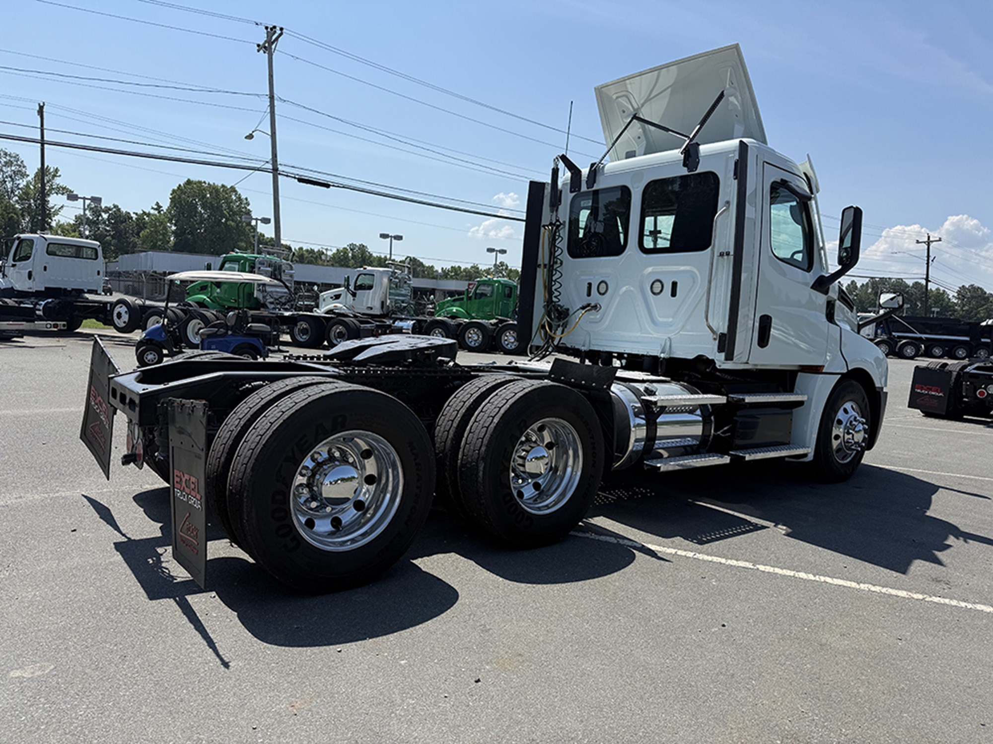 2020 Freightliner Cascadia — photo 4