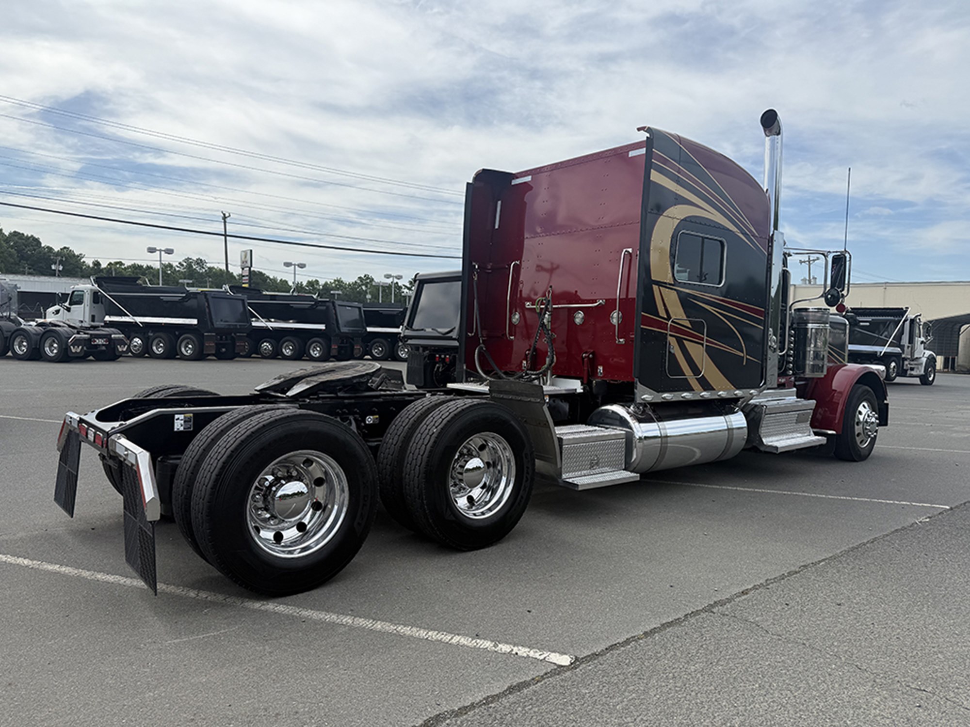 2021 Peterbilt 389 Ext Hood 2021 Peterbilt 389 Ext Hood - image 4 of 6