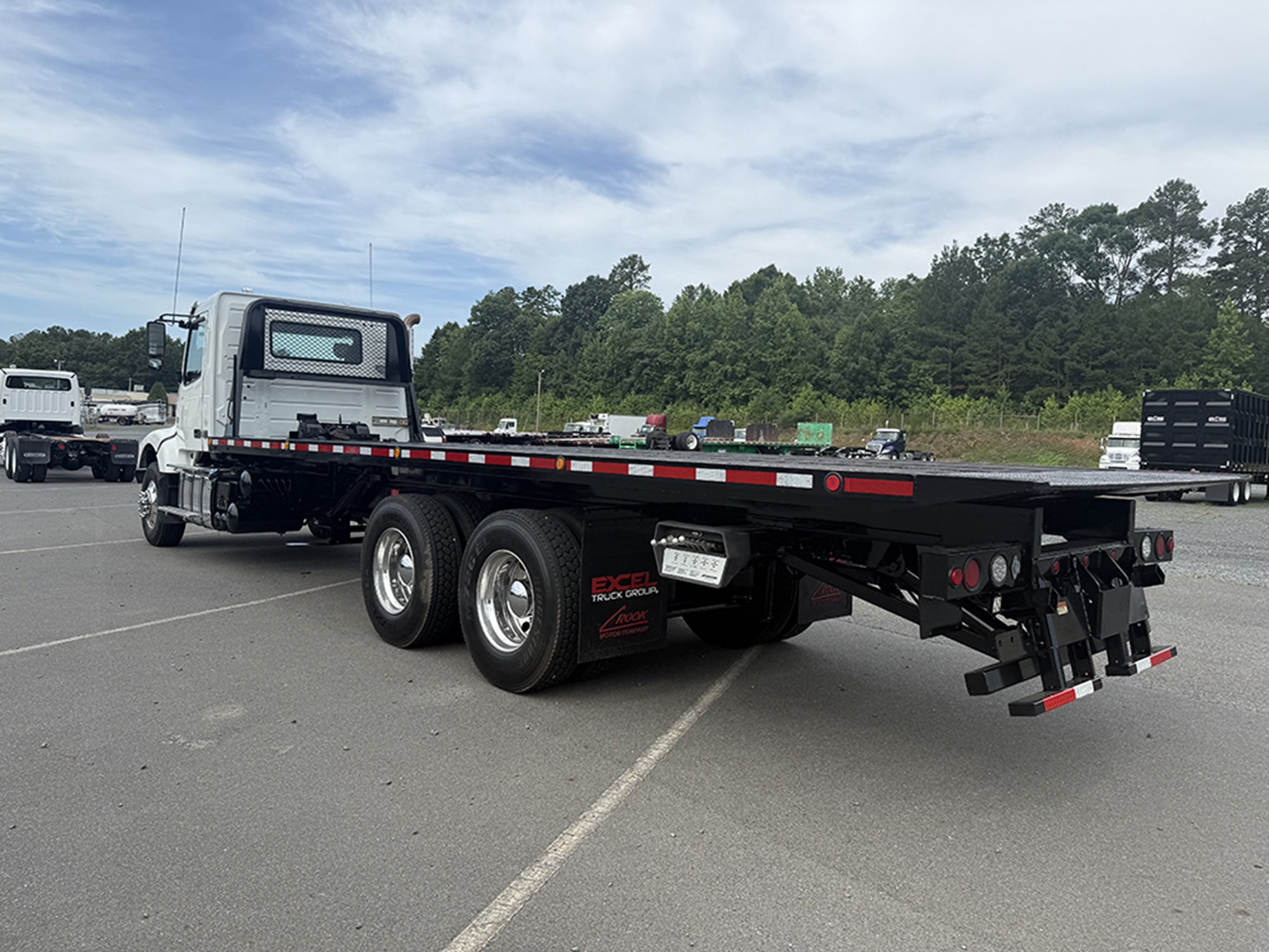2016 Volvo VHD 2016 Volvo VHD - image 6 of 6