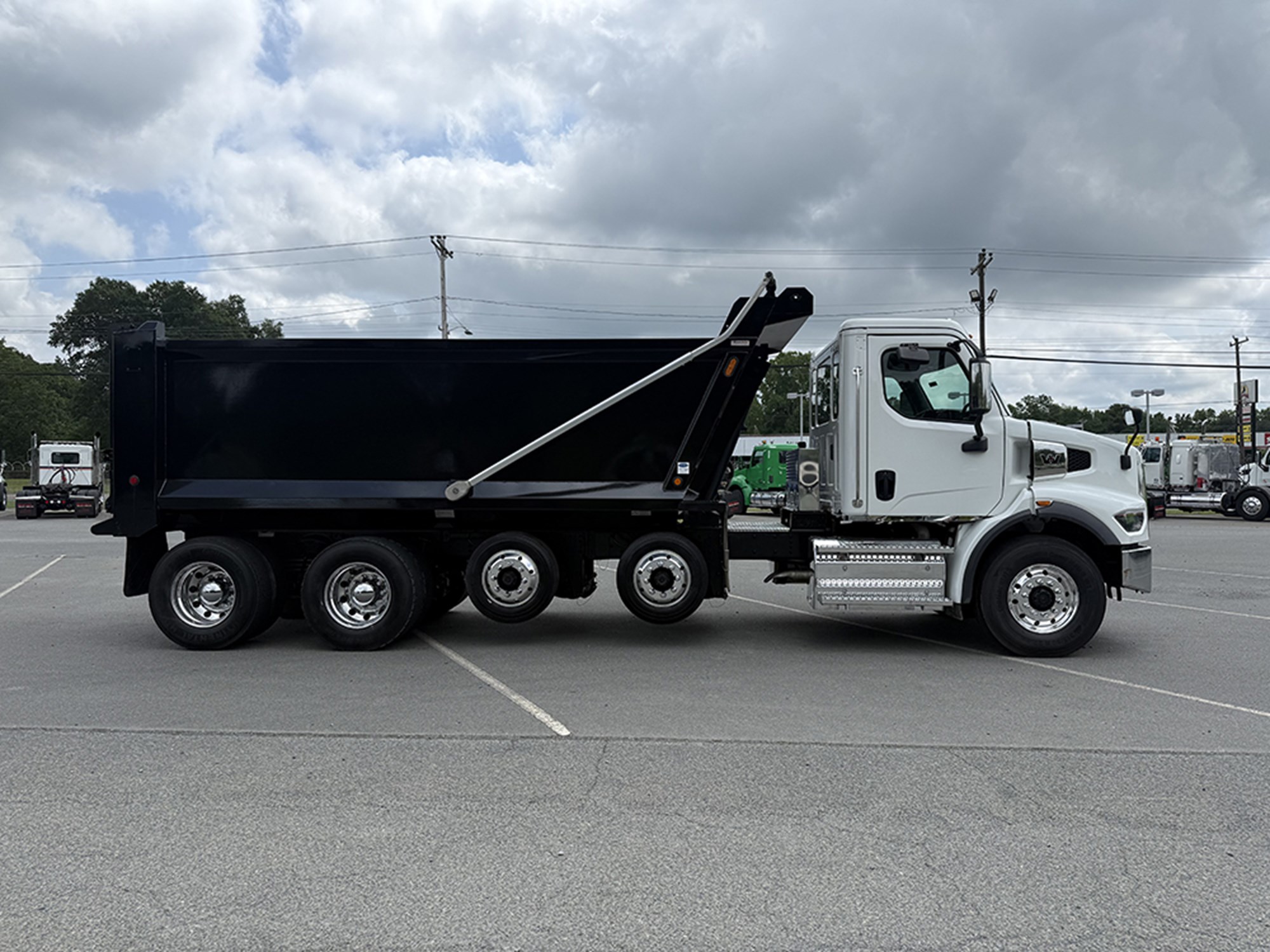 2025 Western Star 47X — photo 3