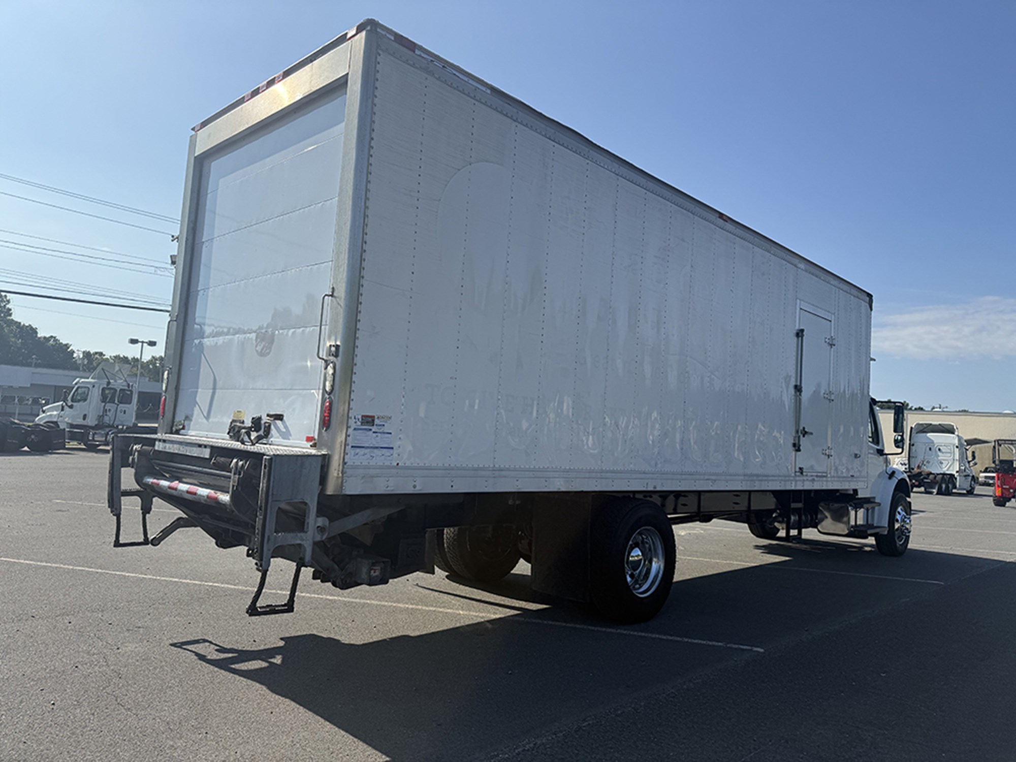 2019 Freightliner M2 2019 Freightliner M2 - image 4 of 6