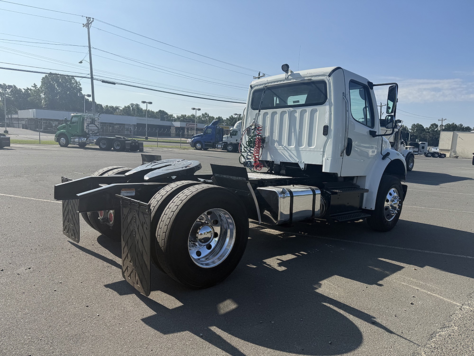 2019 Freightliner eM2 — photo 4