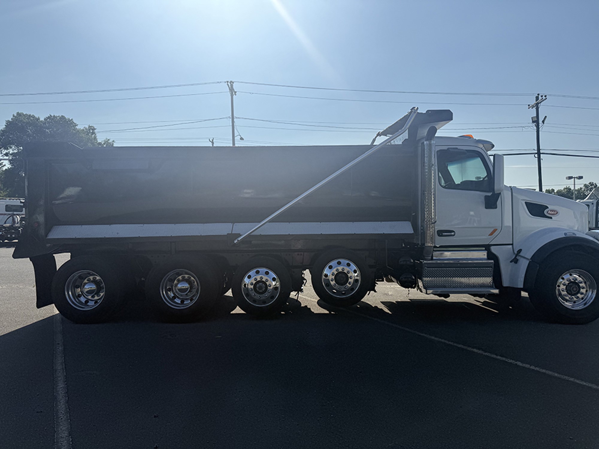 2019 Peterbilt 567 2019 Peterbilt 567 - image 3 of 6