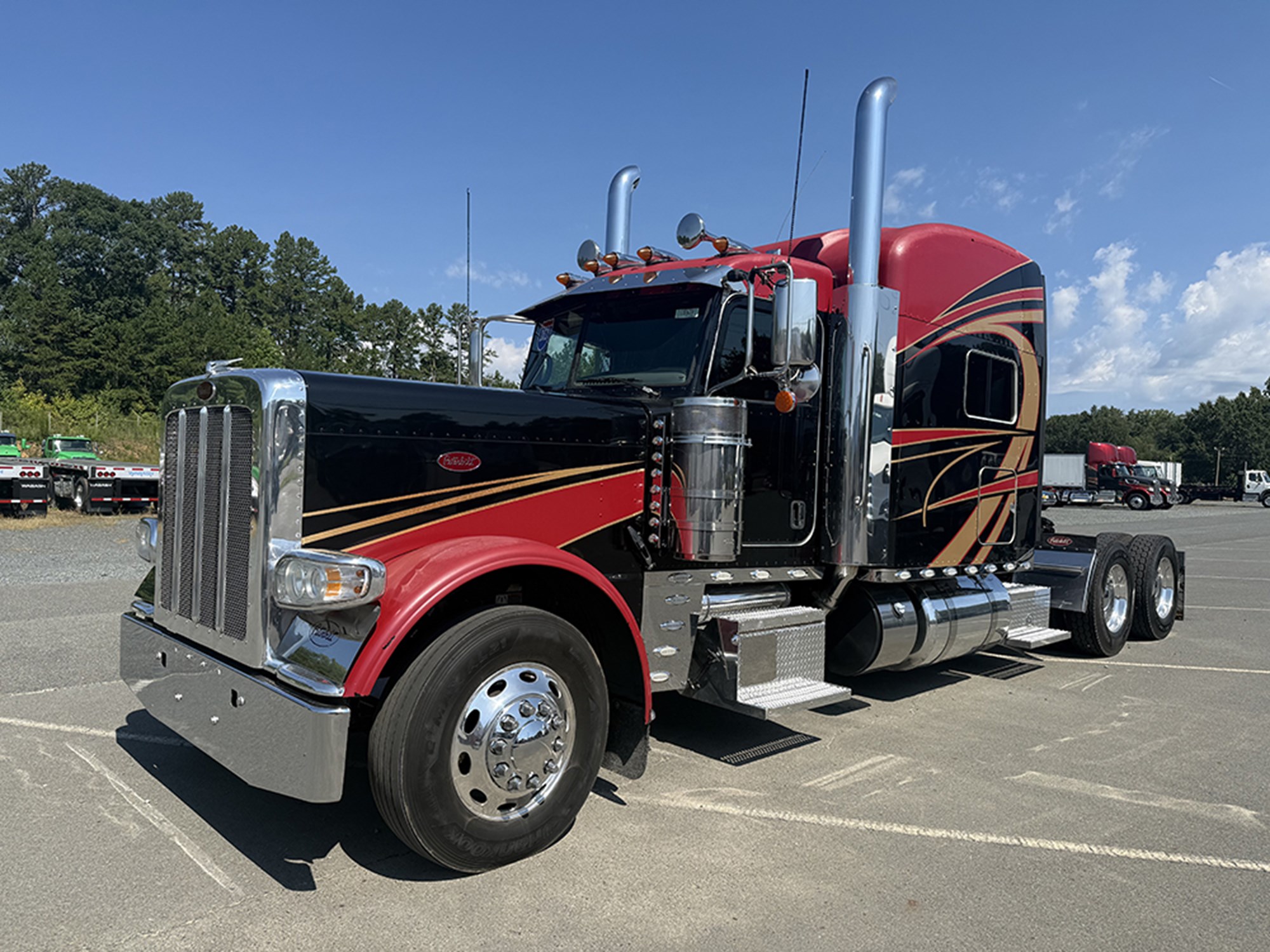 2021 Peterbilt 389 Ext Hood 2021 Peterbilt 389 Ext Hood - image 1 of 6