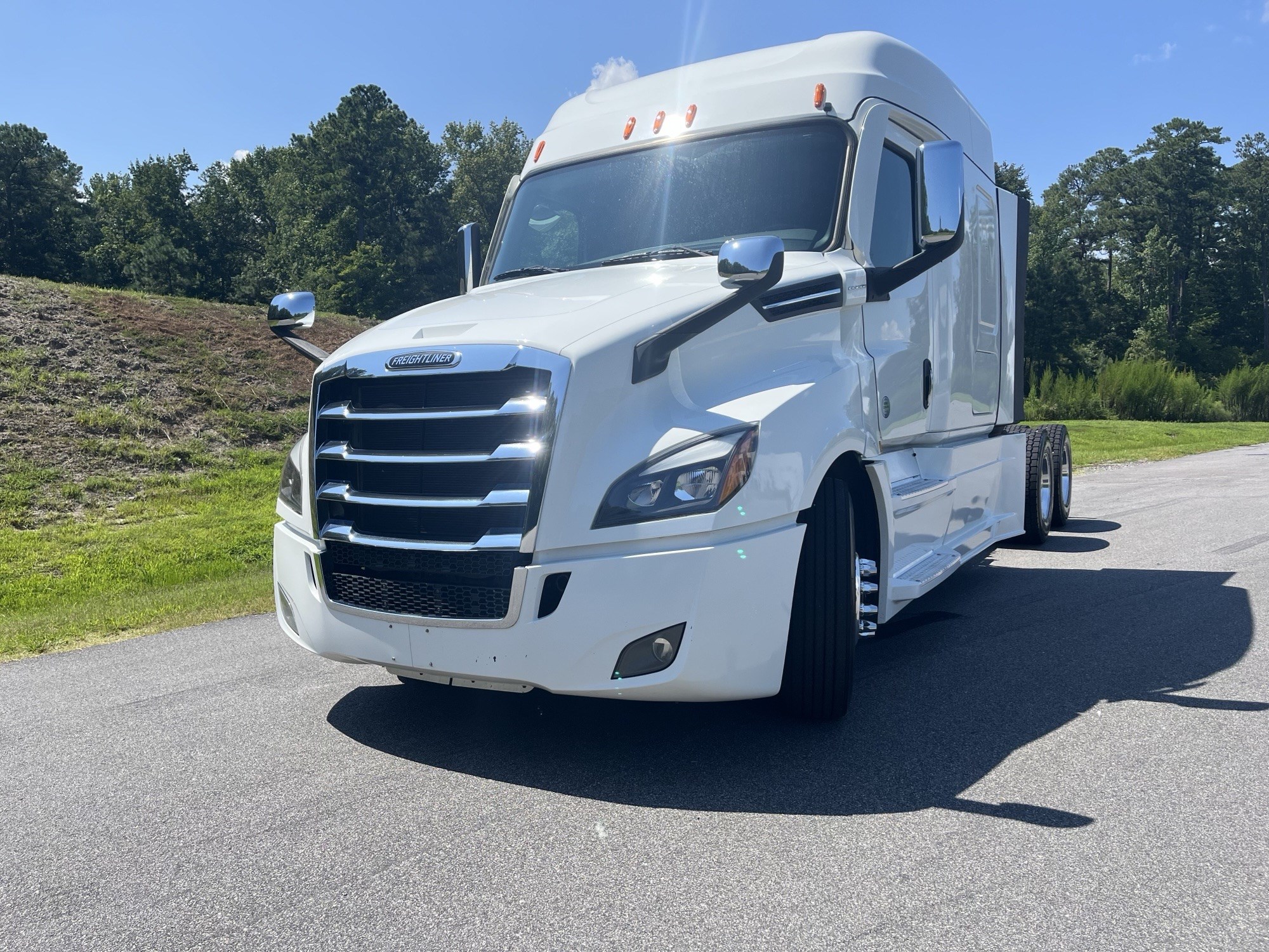 2023 Freightliner CA126 2023 Freightliner CA126 - image 1 of 6
