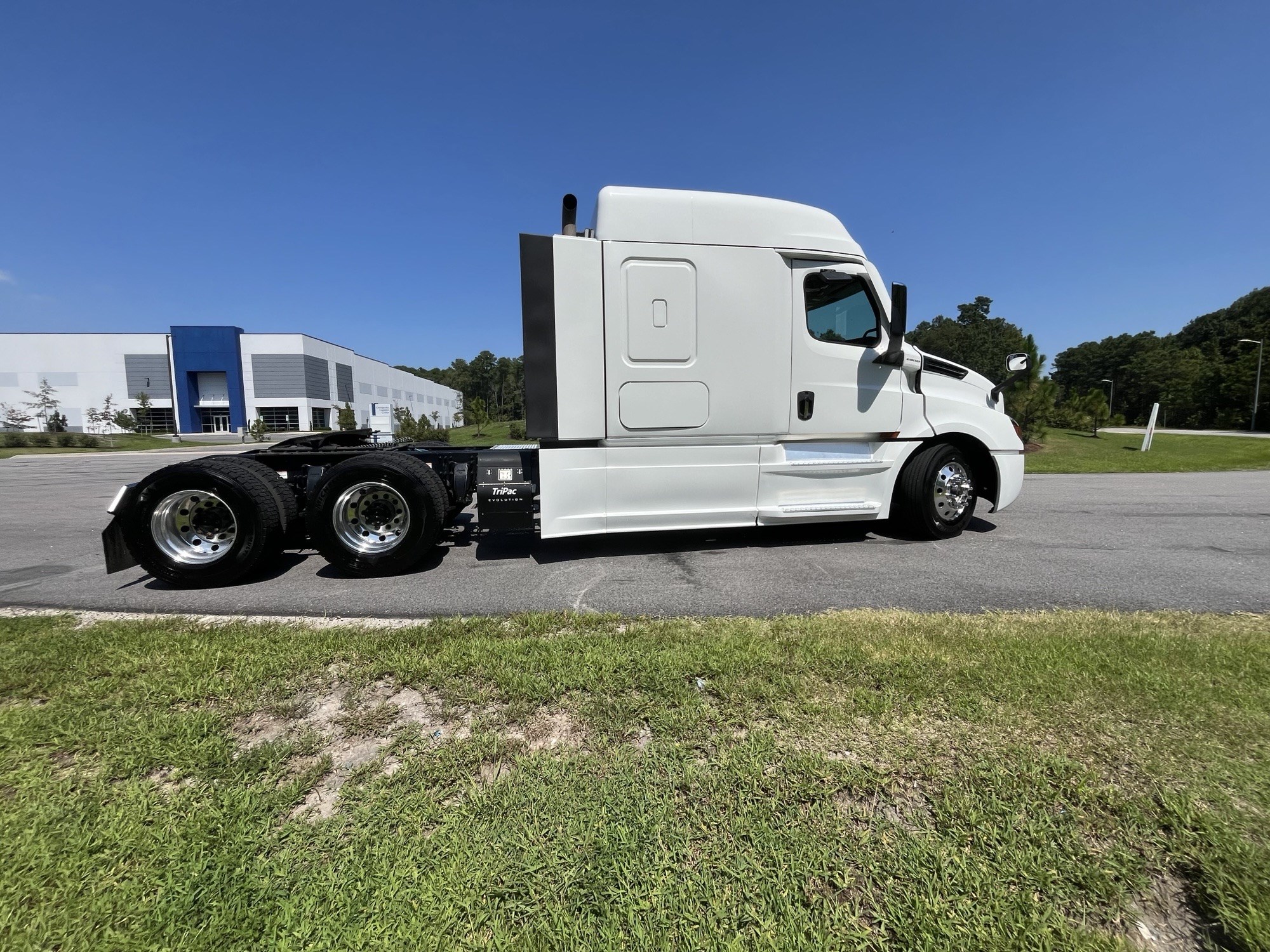 2023 Freightliner CA126 2023 Freightliner CA126 - image 6 of 6