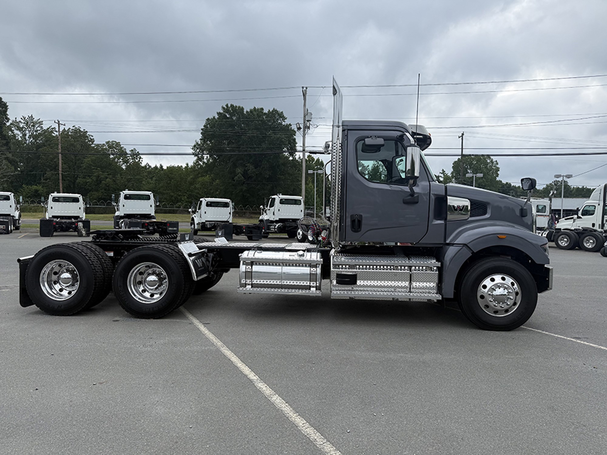 2027 Western Star 49X - image 3 of 6