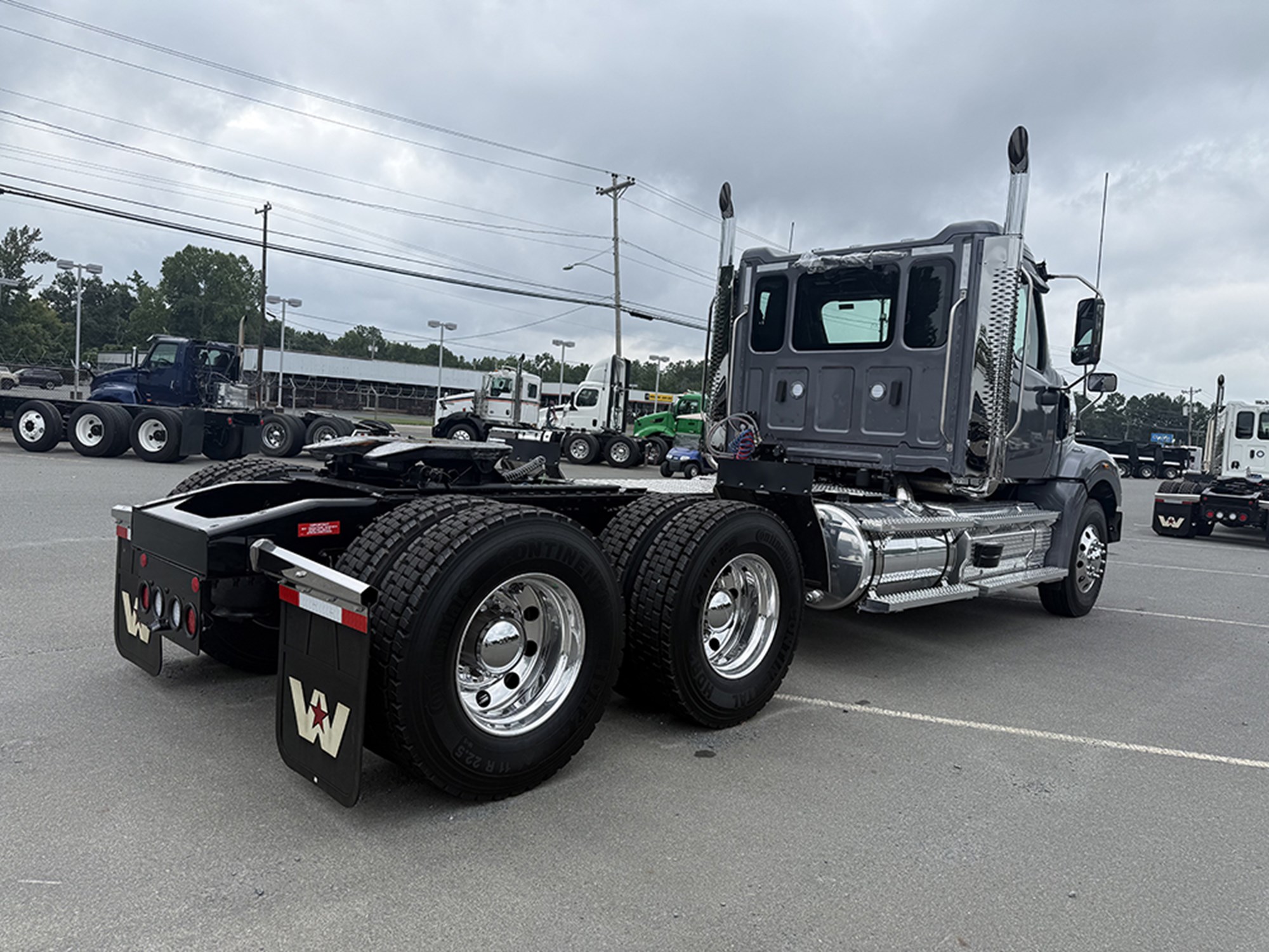 2027 Western Star 49X - image 4 of 6