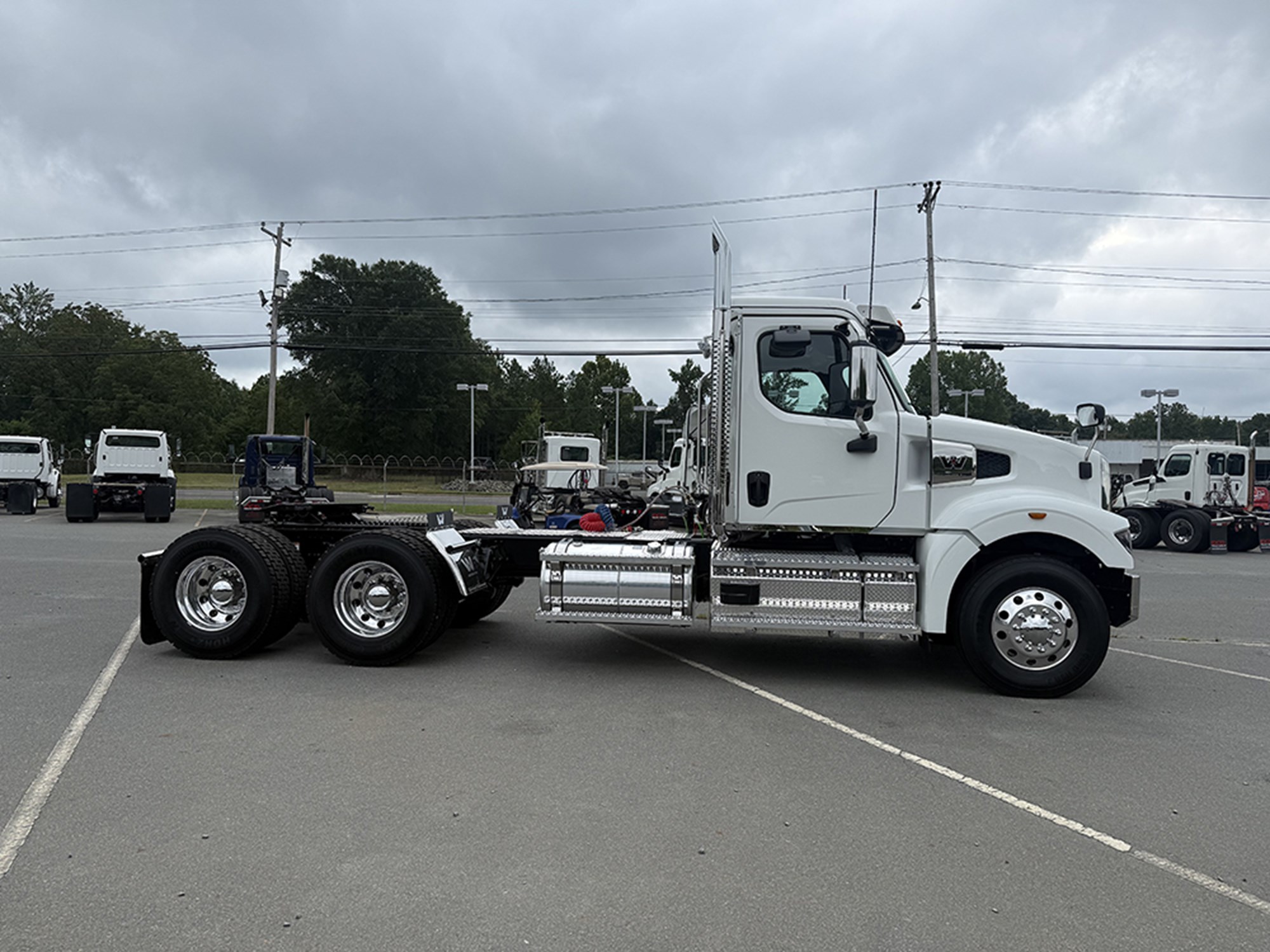 2027 Western Star 49X - image 3 of 6