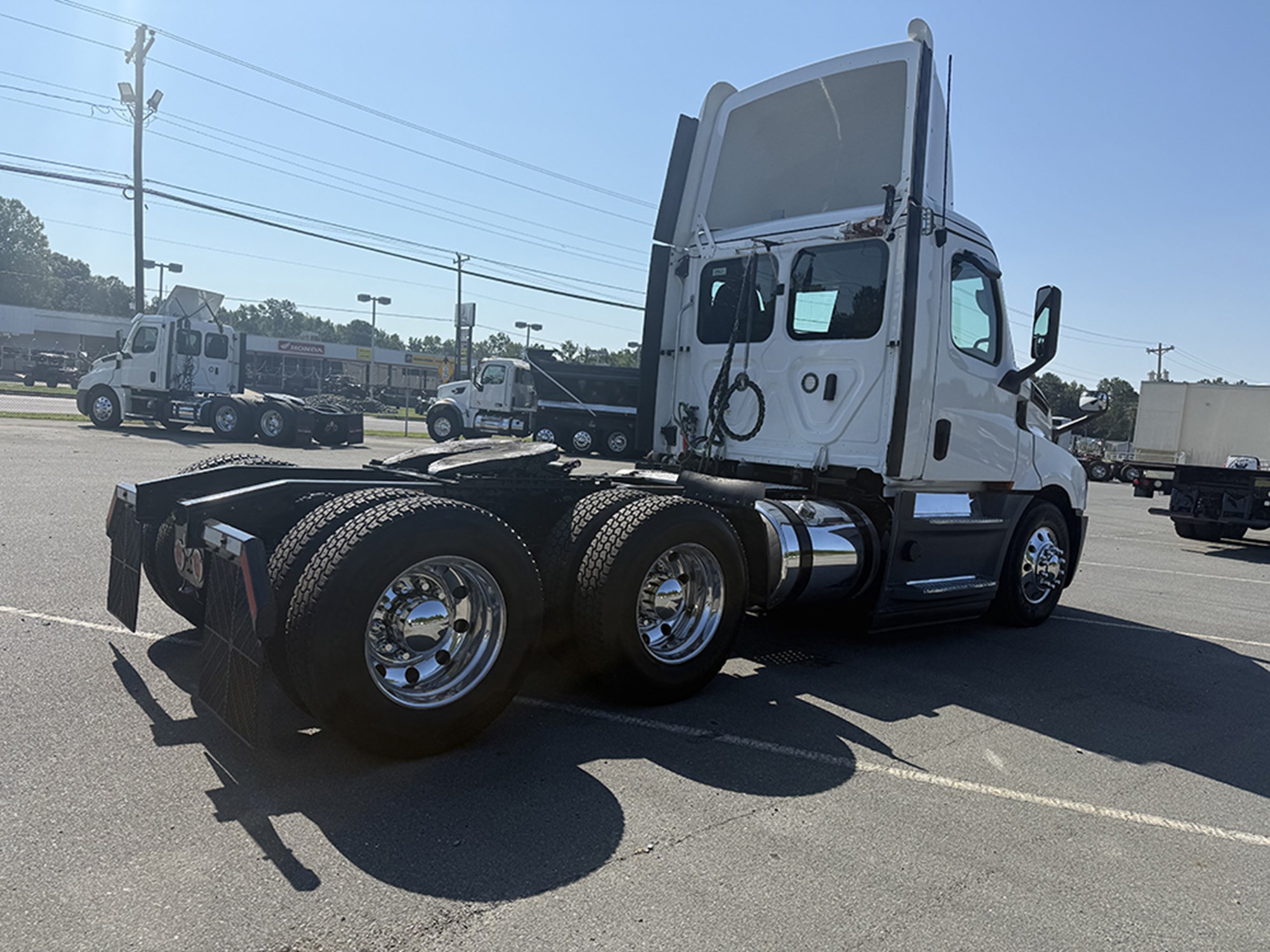 2020 Freightliner Cascadia — photo 4