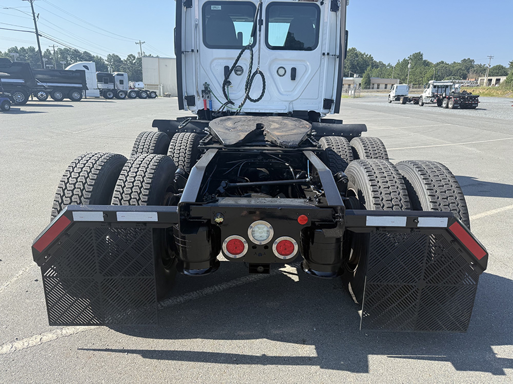 2020 Freightliner Cascadia — photo 5