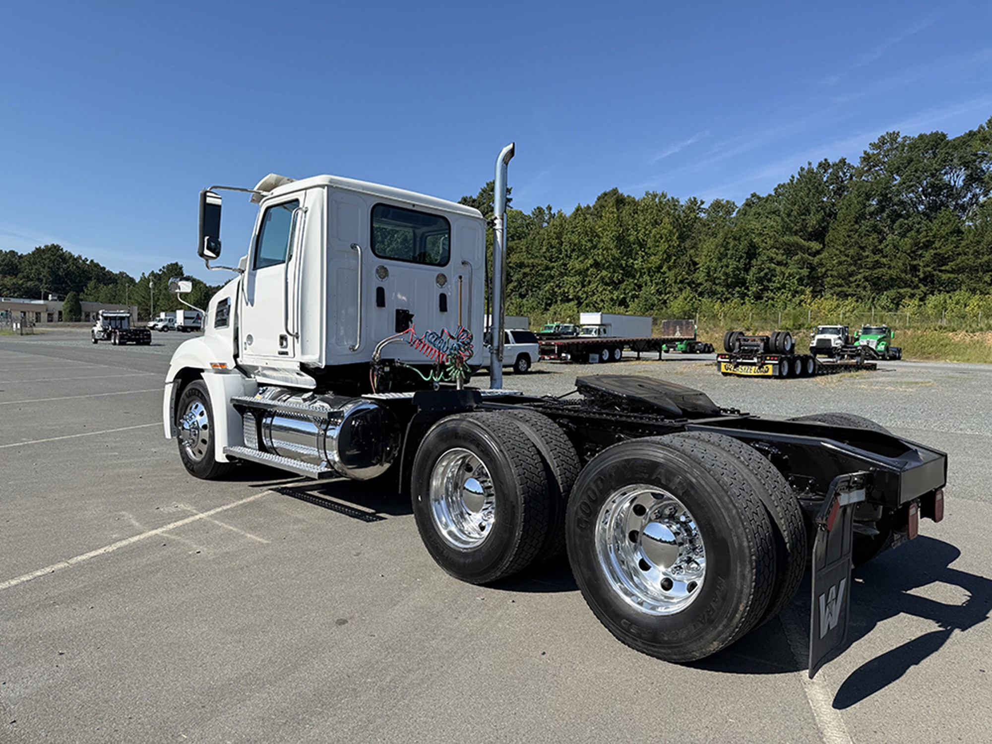 2021 Western Star 5700XE DC 2021 Western Star 5700XE DC - image 5 of 6