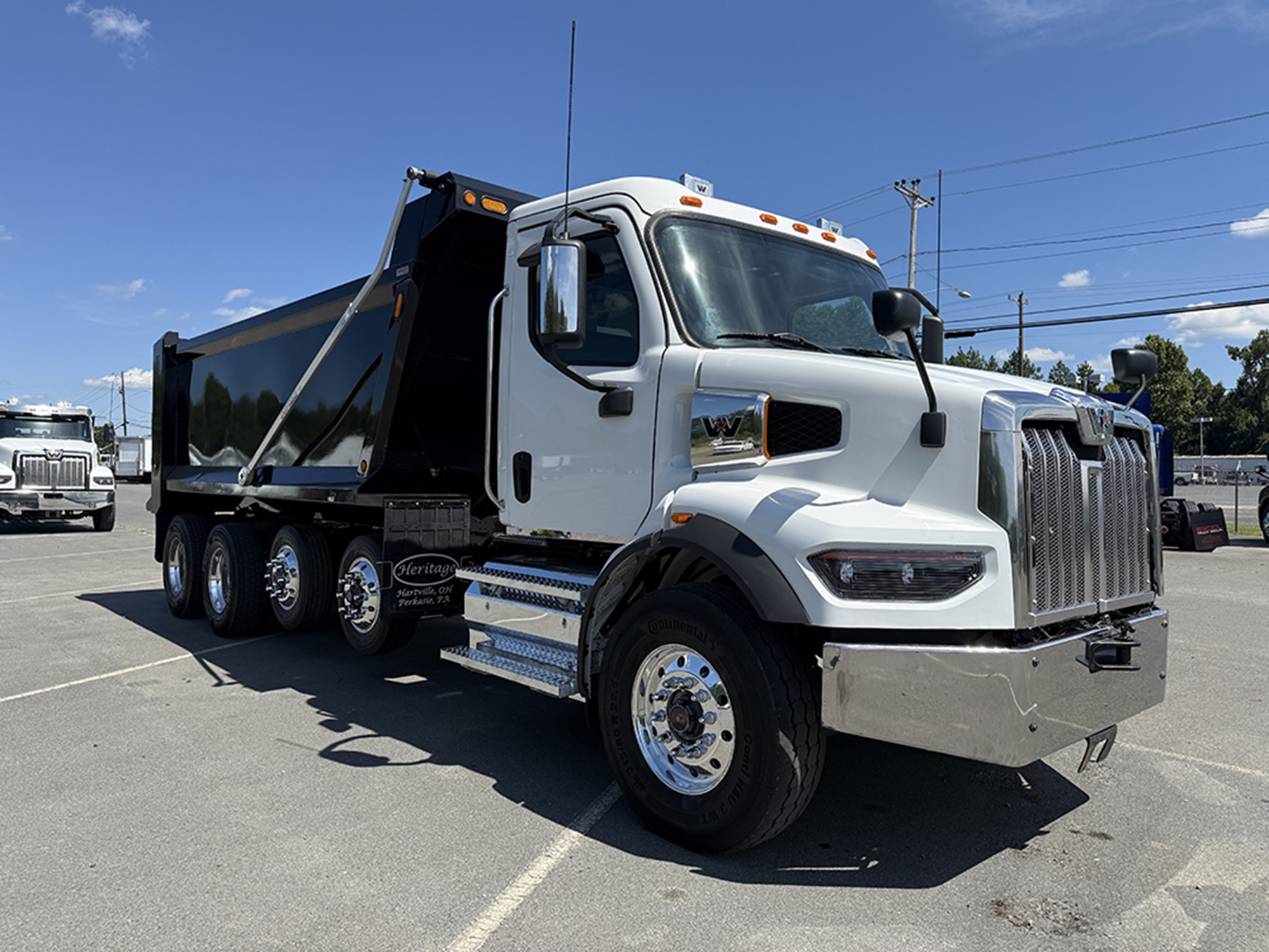 2025 Western Star 47X 2025 Western Star 47X - image 2 of 6