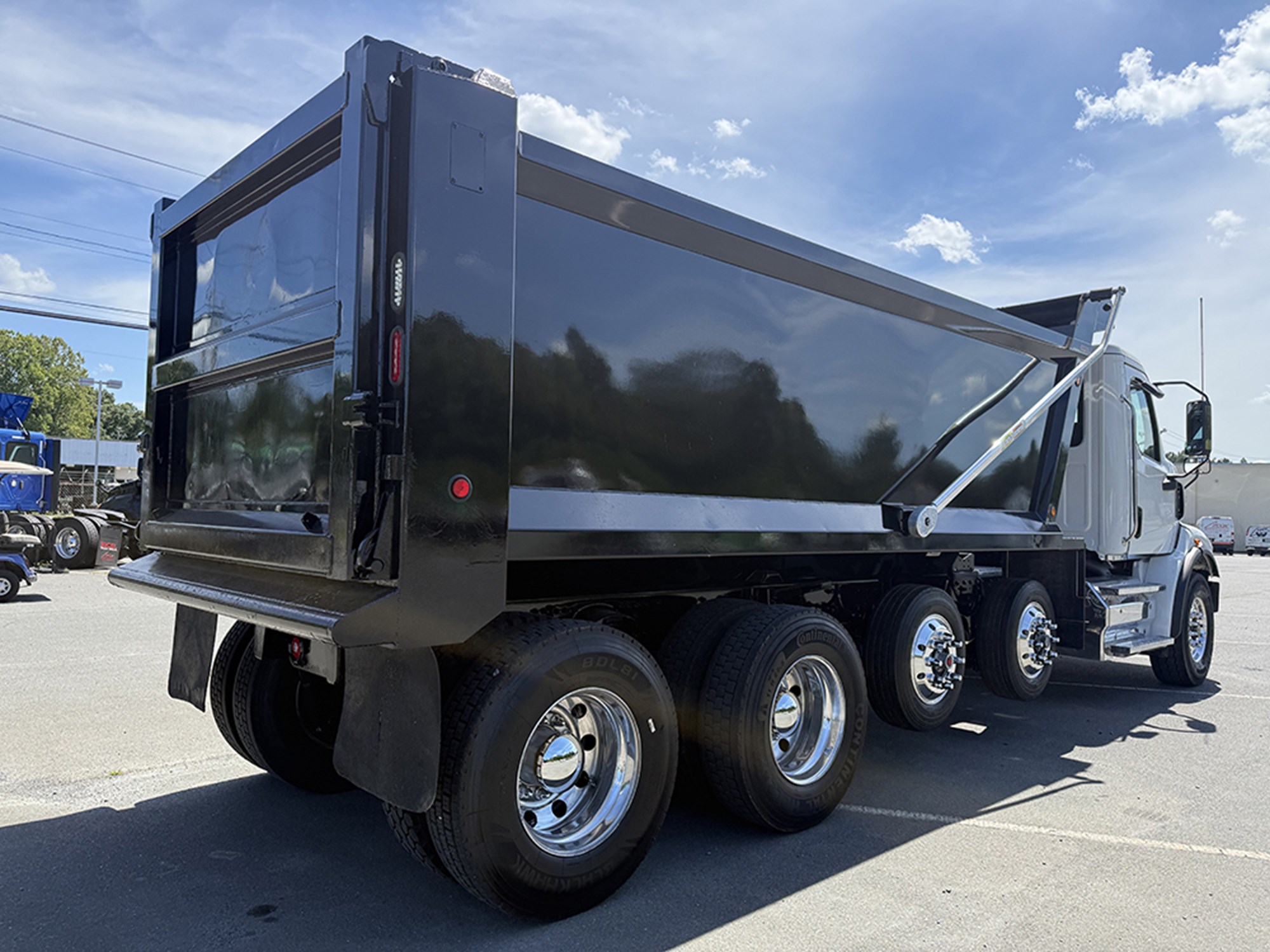 2025 Western Star 47X 2025 Western Star 47X - image 4 of 6