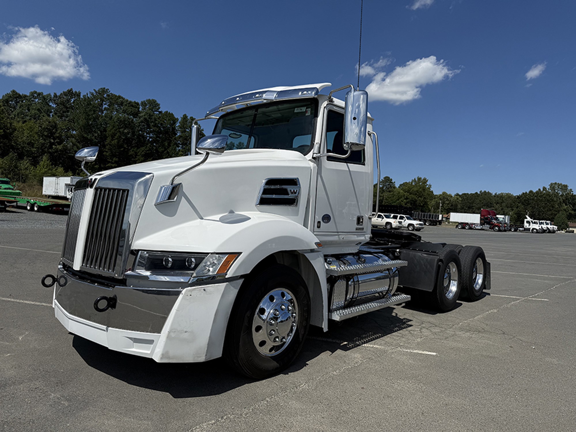 2021 Western Star 5700 - image 1 of 6