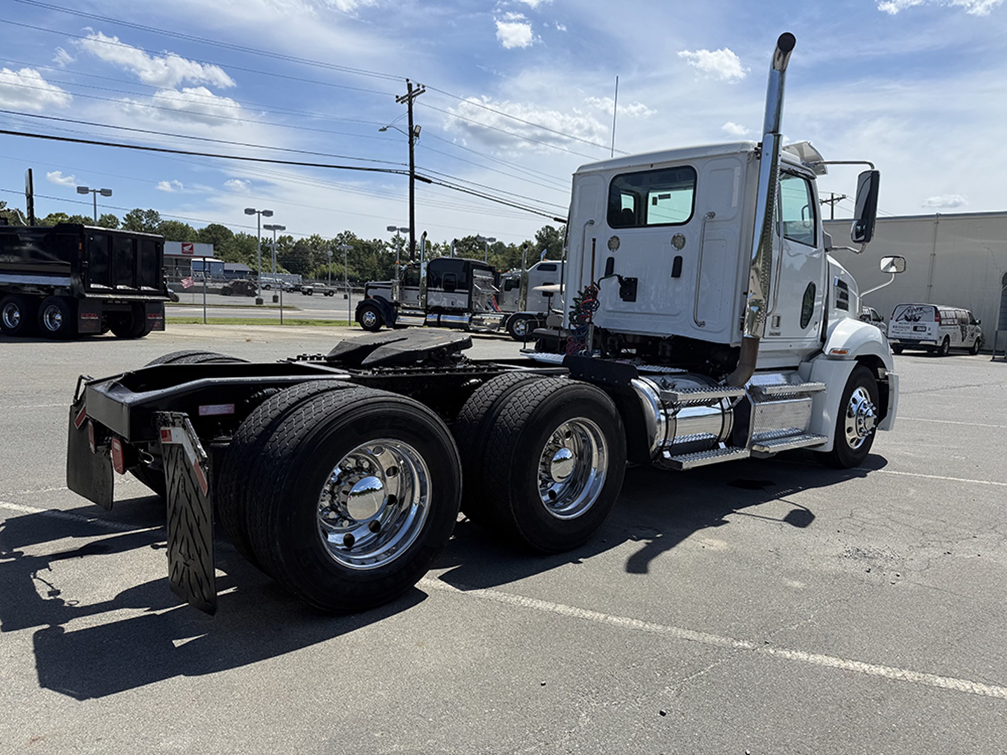 2021 Western Star 5700 - image 4 of 6