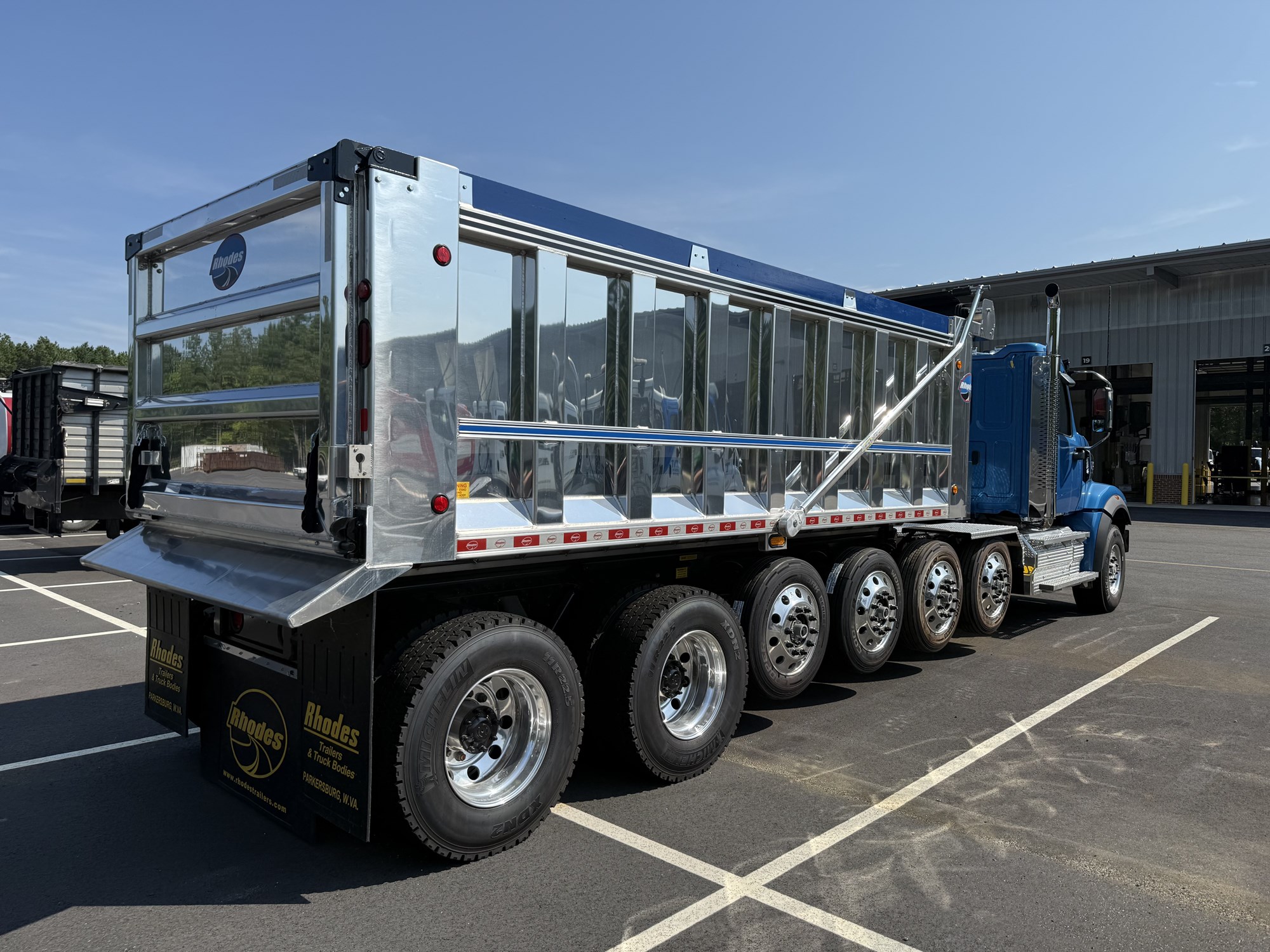 2025 Western Star 49X 2025 Western Star 49X - image 2 of 5