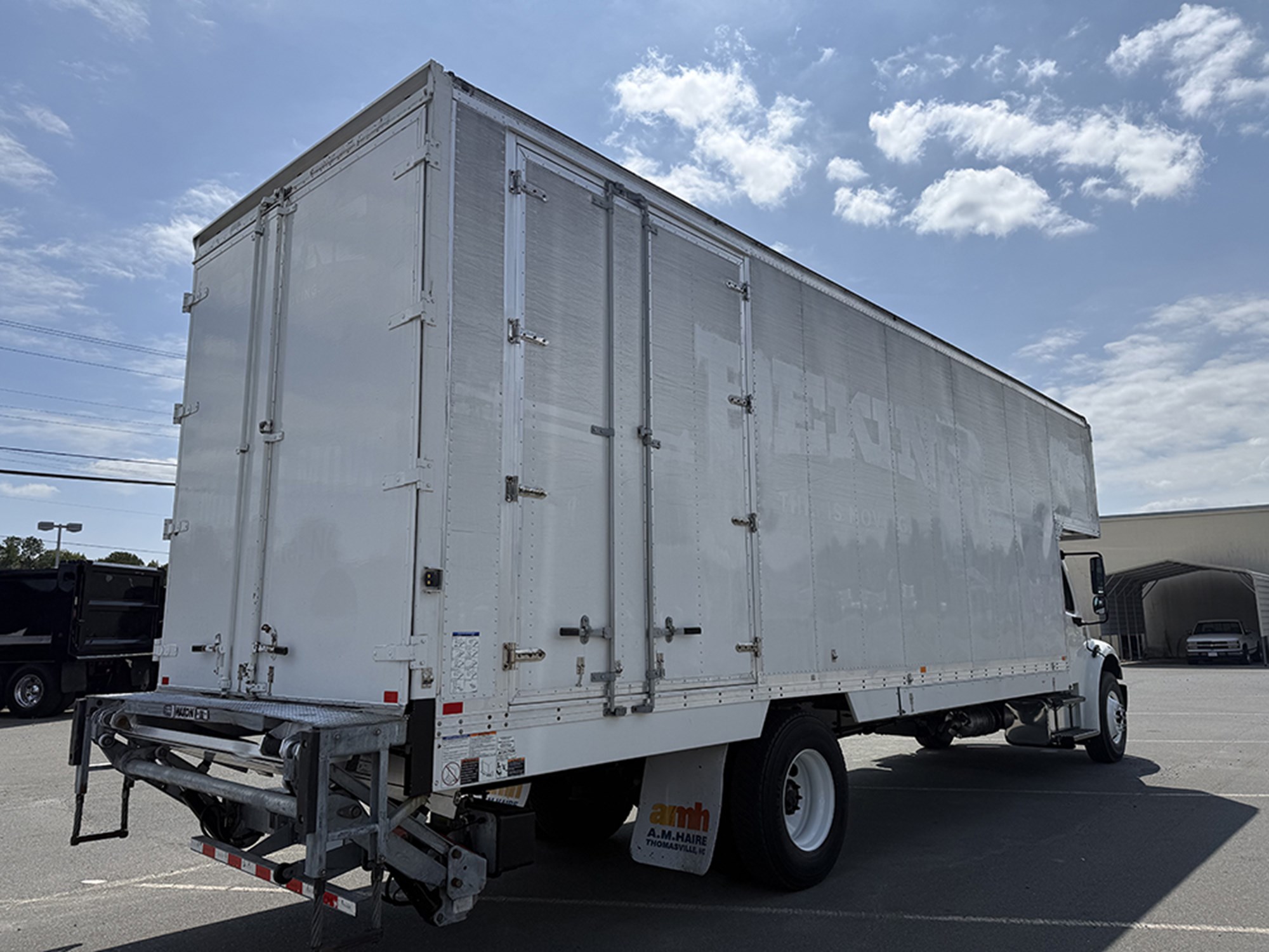 2019 Freightliner M2 - image 4 of 6