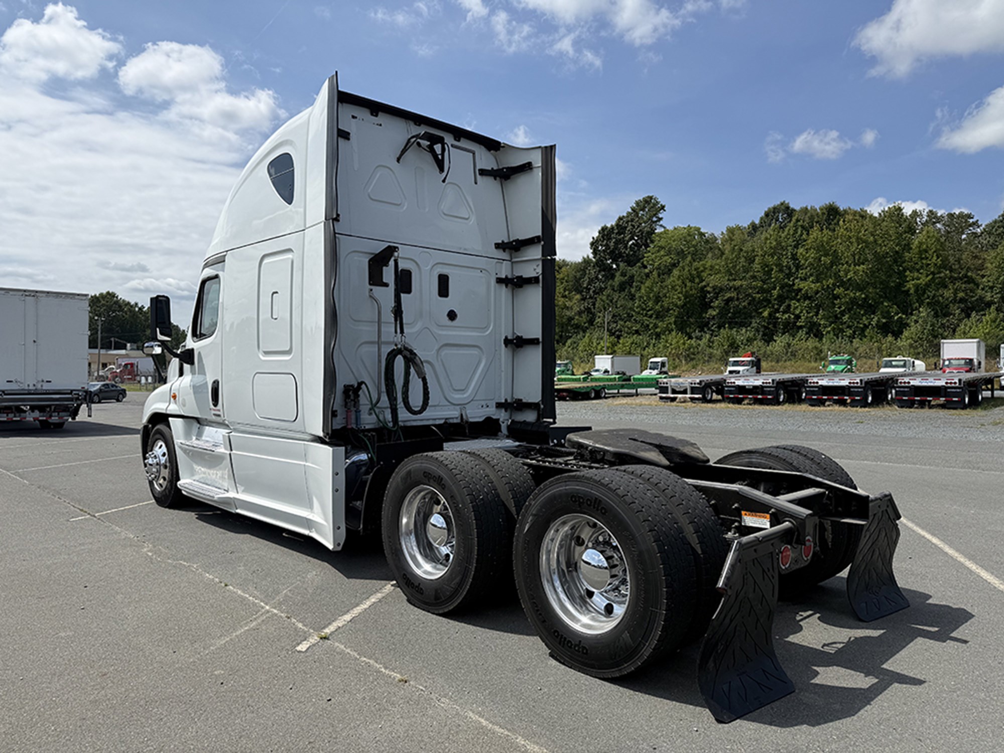 2016 Freightliner Cascadia — photo 6