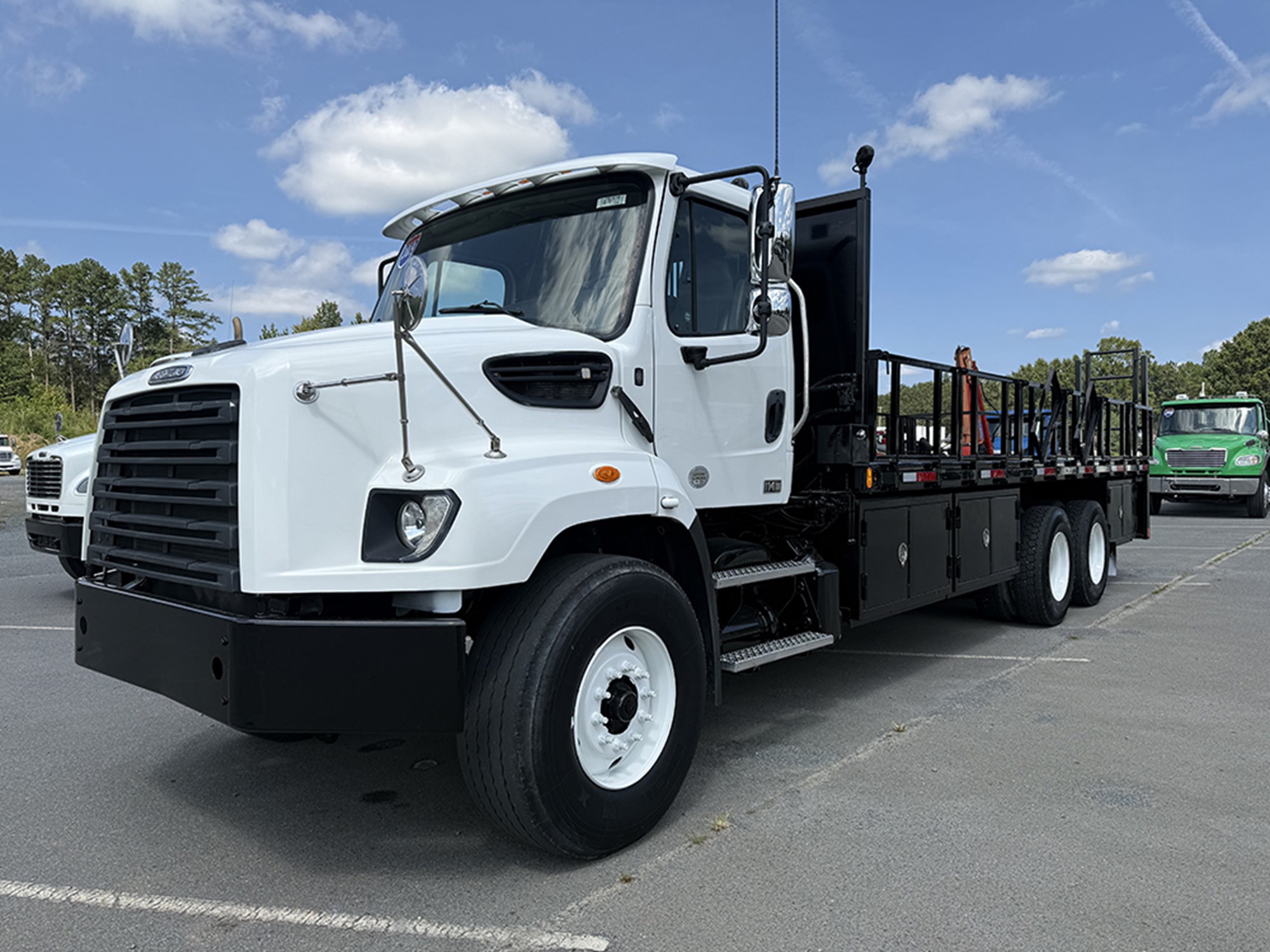 2019 Freightliner 114SD - image 1 of 6