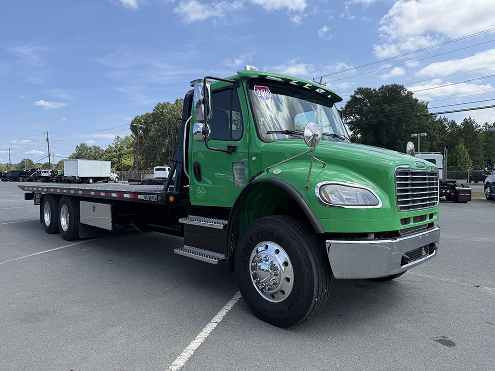2018 Freightliner M2 - image 2 of 6