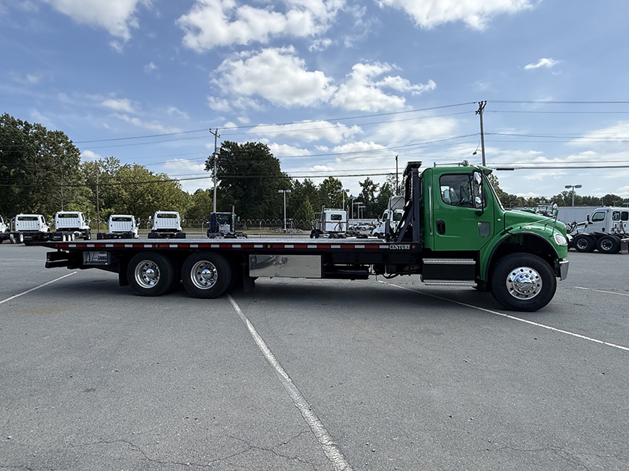 2018 Freightliner M2 - image 3 of 6