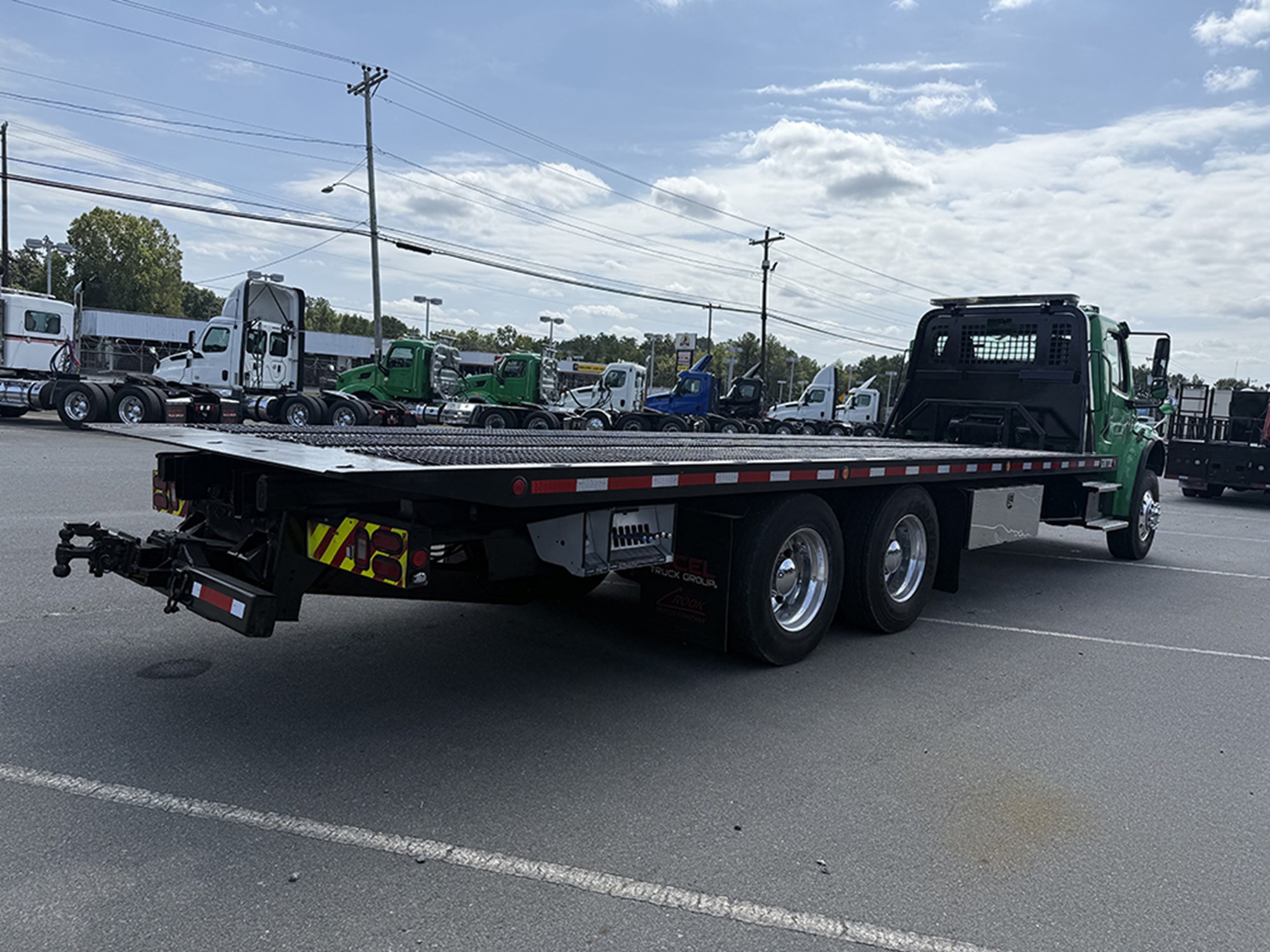 2018 Freightliner M2 - image 4 of 6