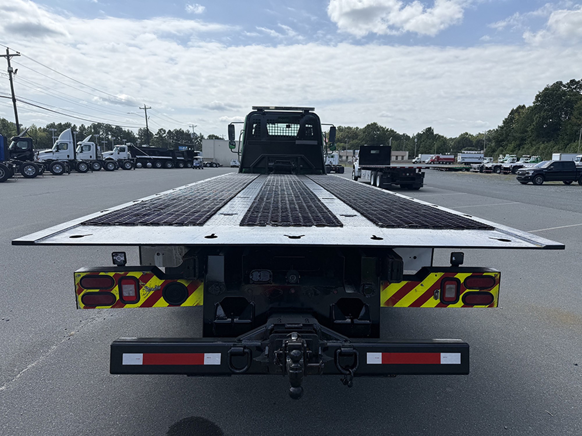 2018 Freightliner M2 - image 5 of 6