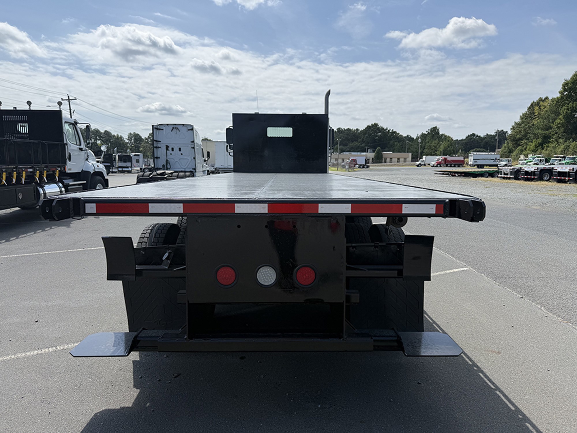 2020 Freightliner M2 - image 5 of 6