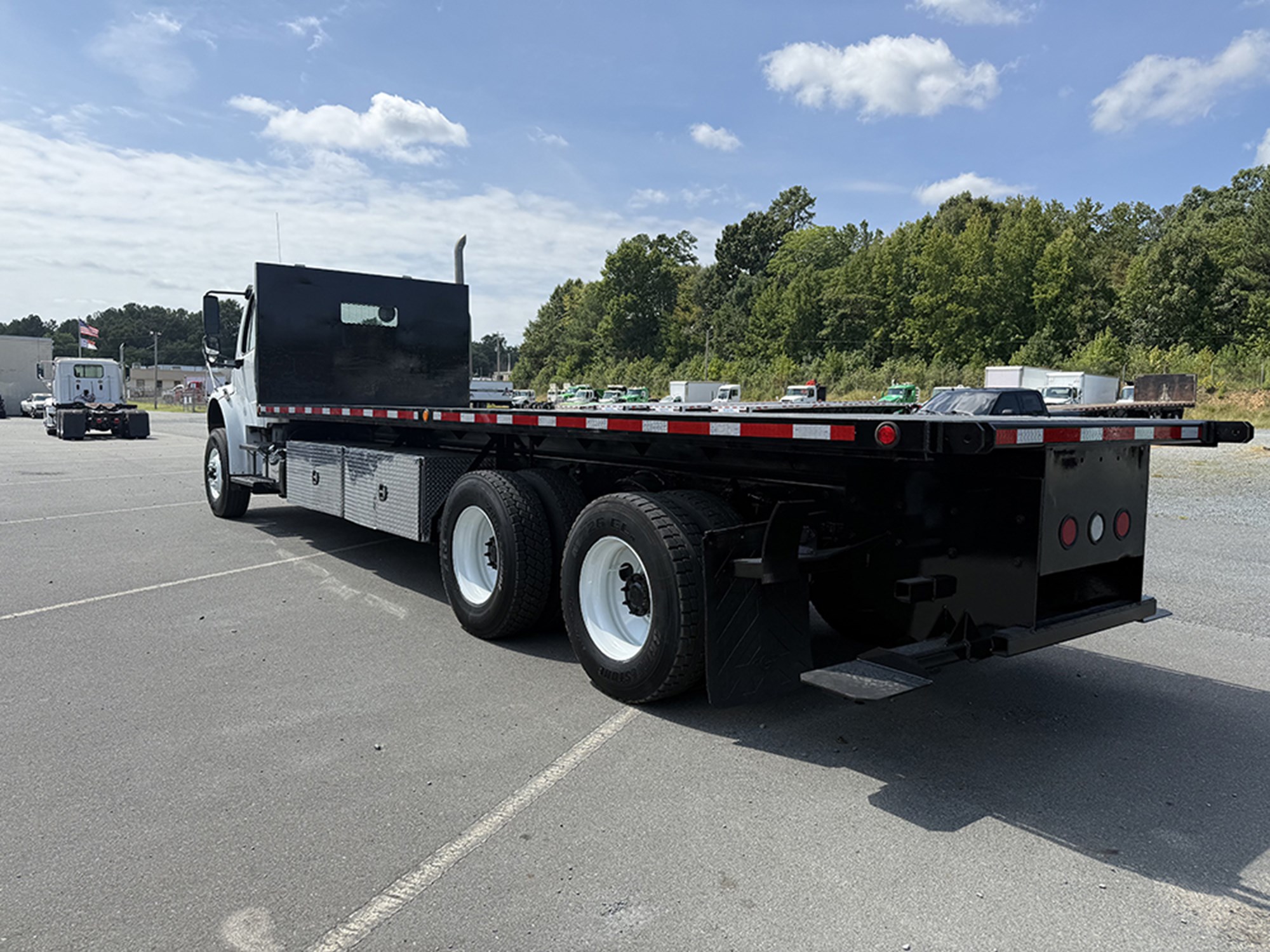 2020 Freightliner M2 - image 6 of 6