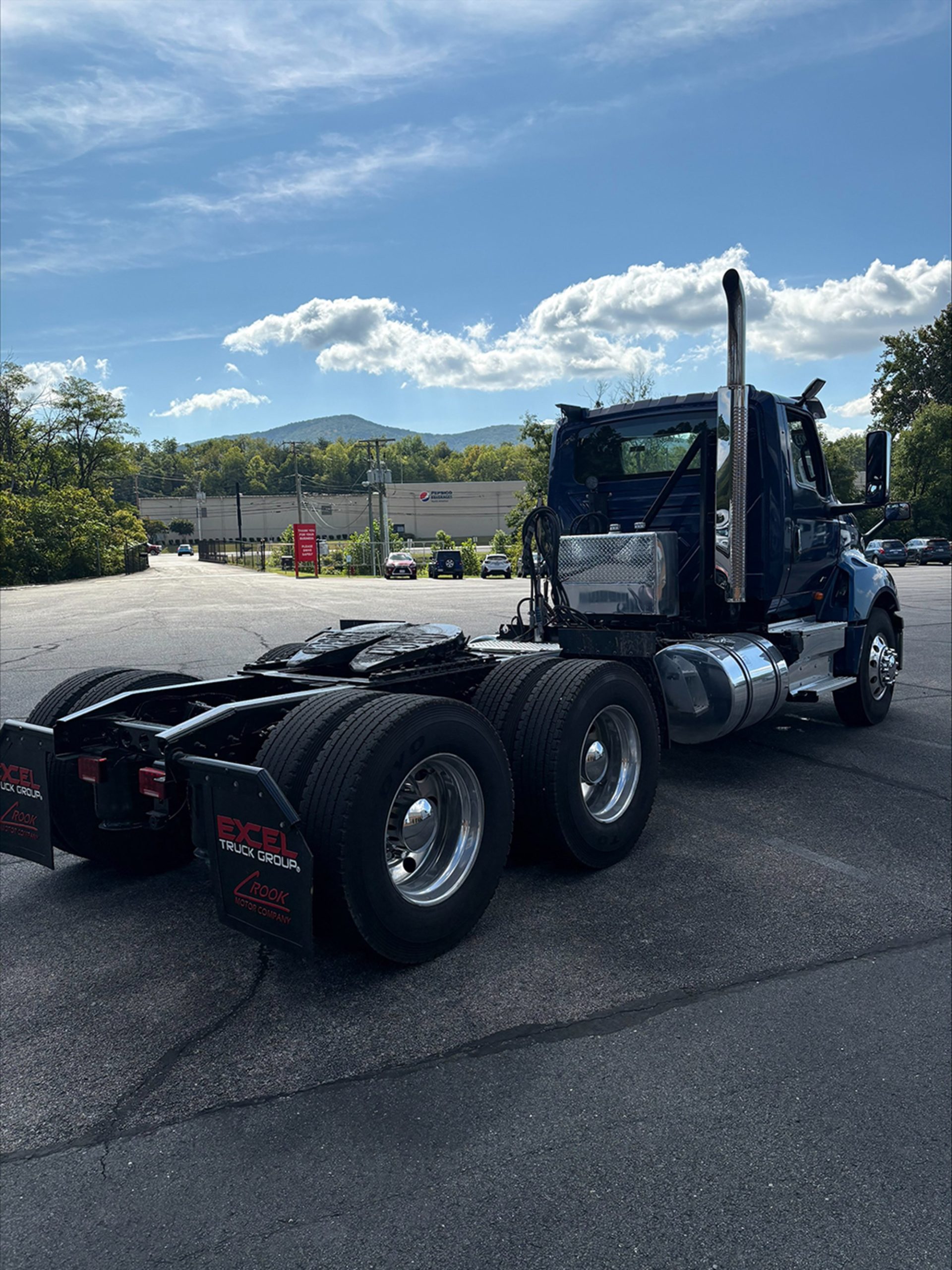 2023 International LT62F - image 2 of 6