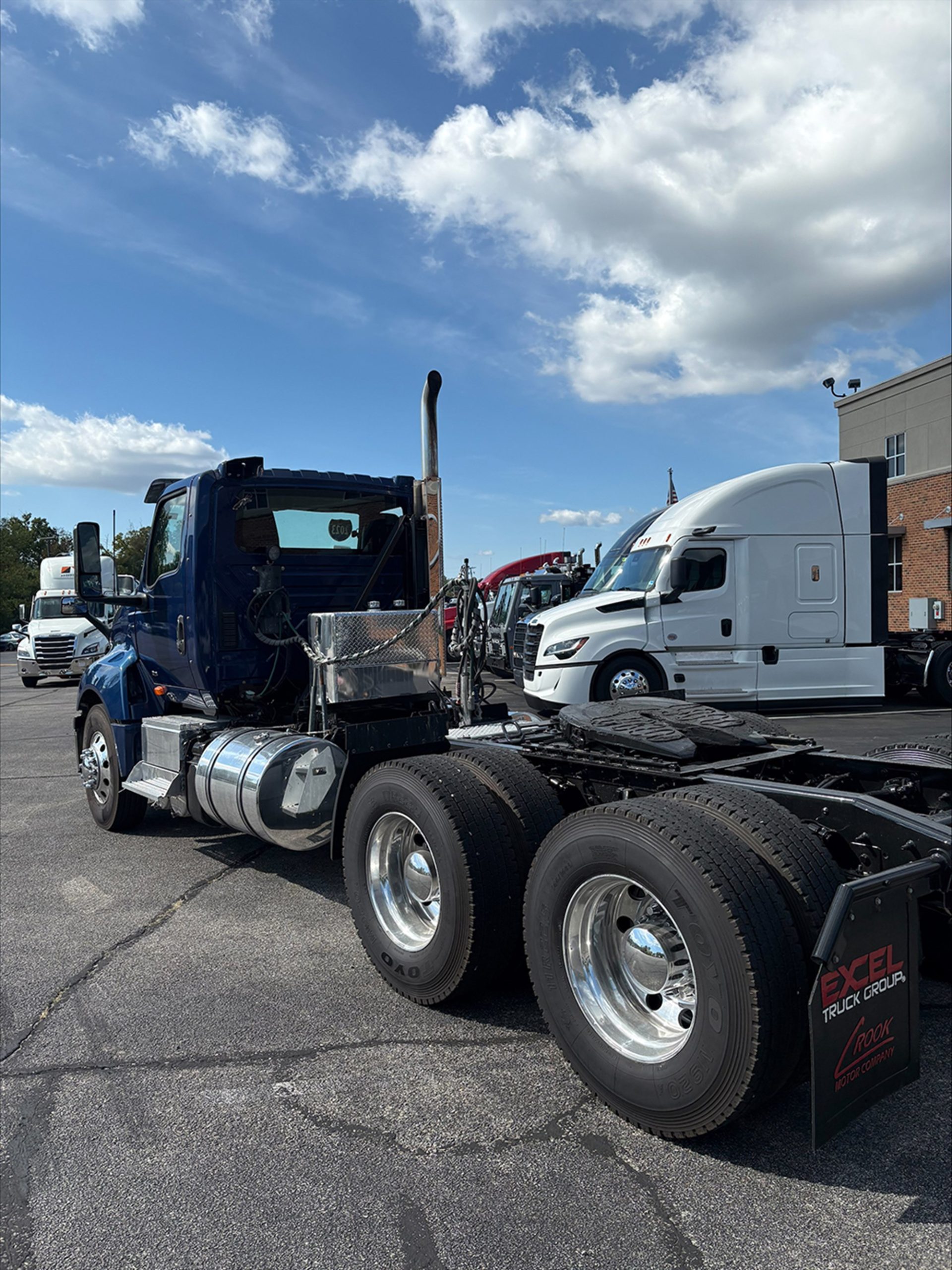 2023 International LT62F - image 3 of 6