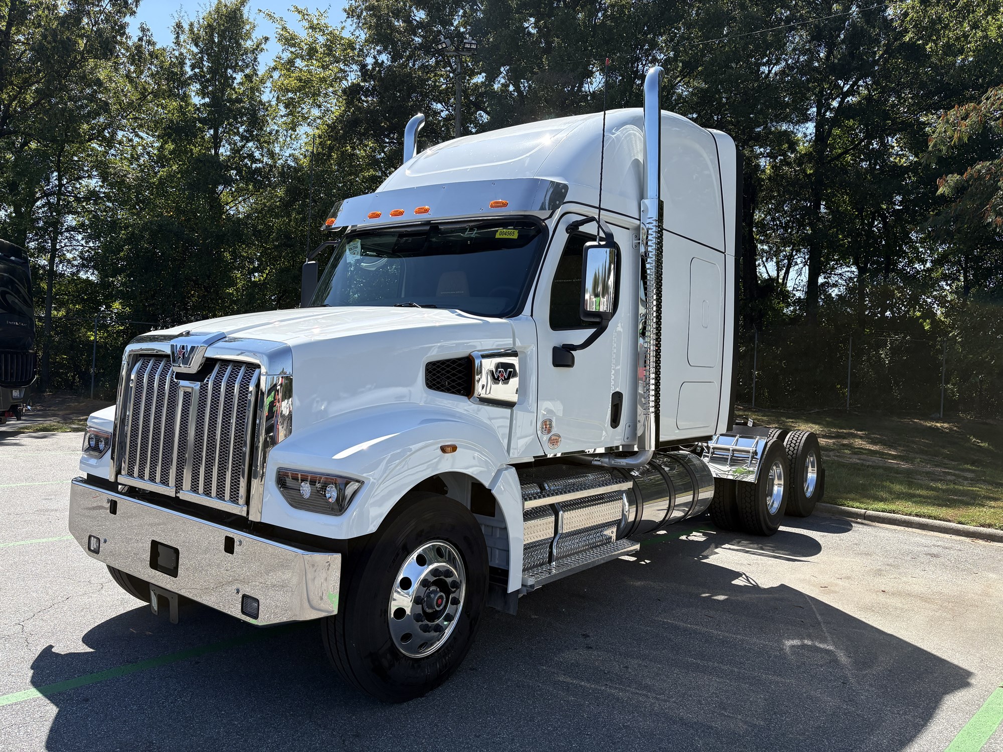 2027 Western Star 49X 2027 Western Star 49X - image 2 of 6