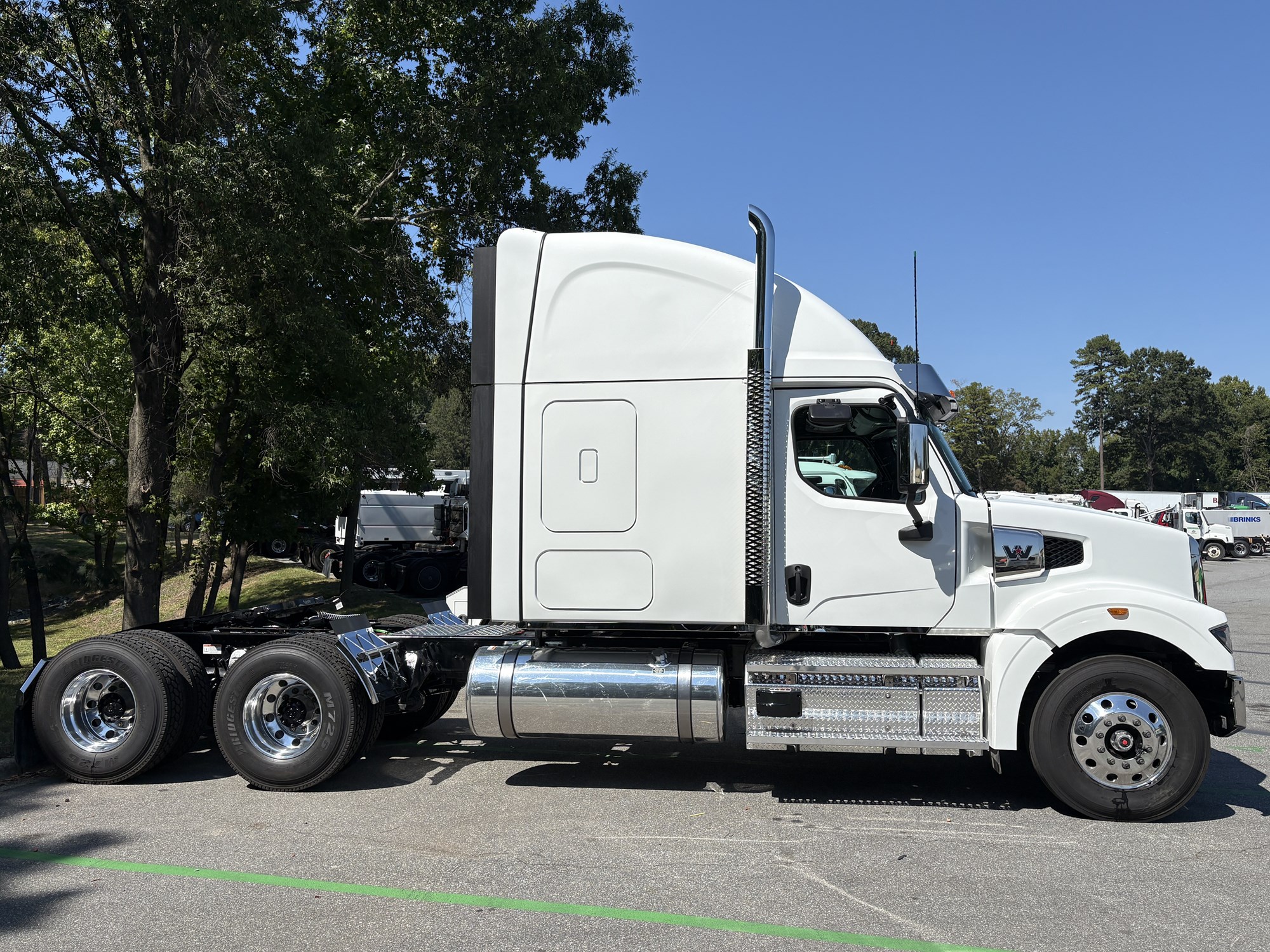 2027 Western Star 49X 2027 Western Star 49X - image 5 of 6