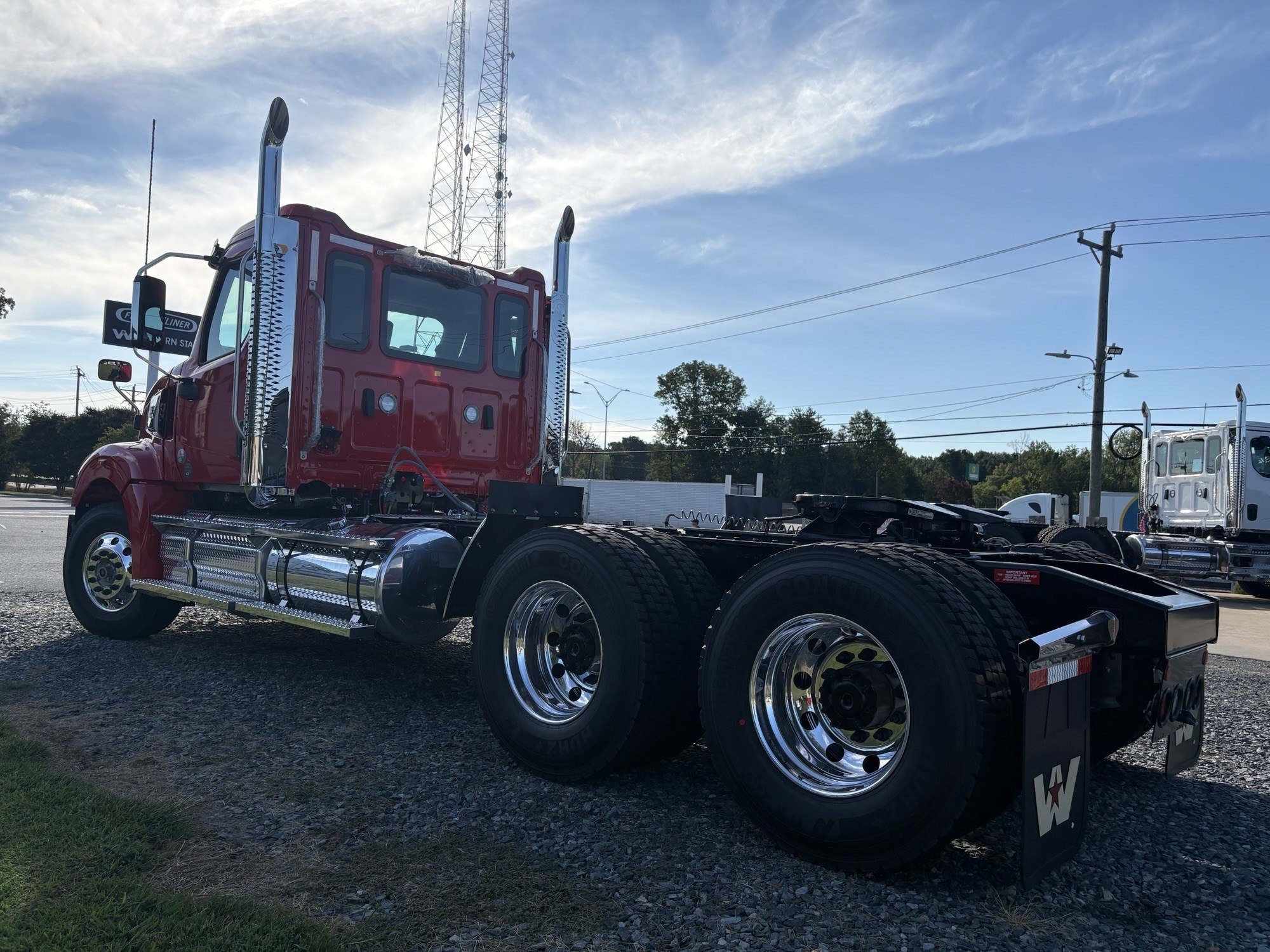 2027 Western Star 49X 2027 Western Star 49X - image 2 of 5